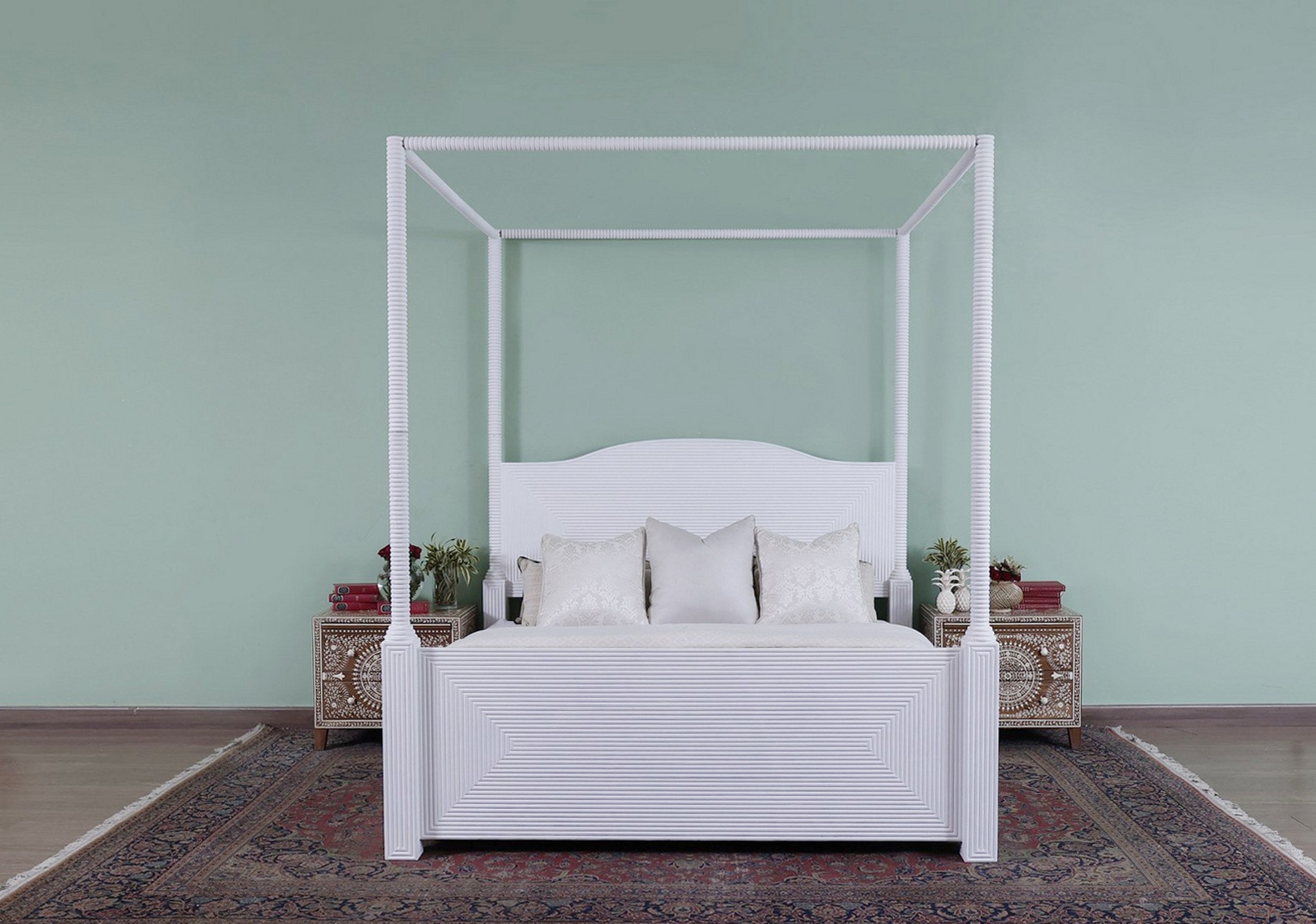 Lemington Poster Bed