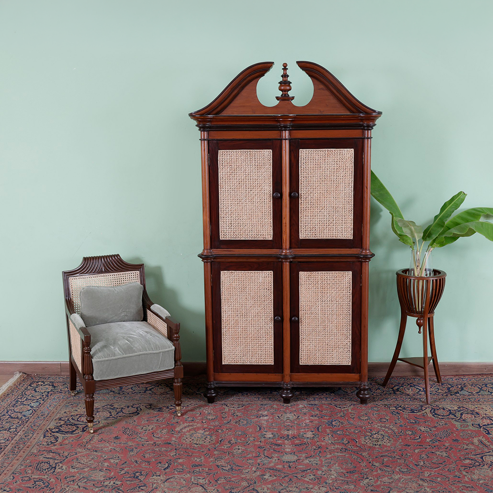 Nicolay Armchair