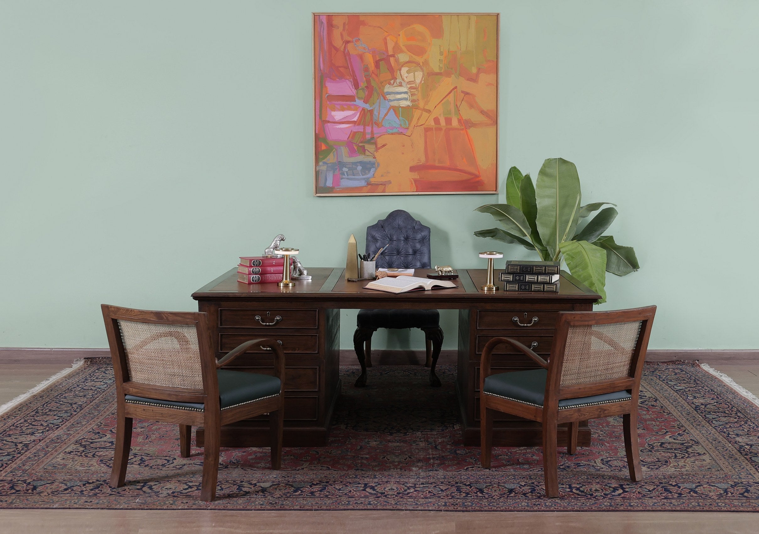 Vidalia Partners Desk
