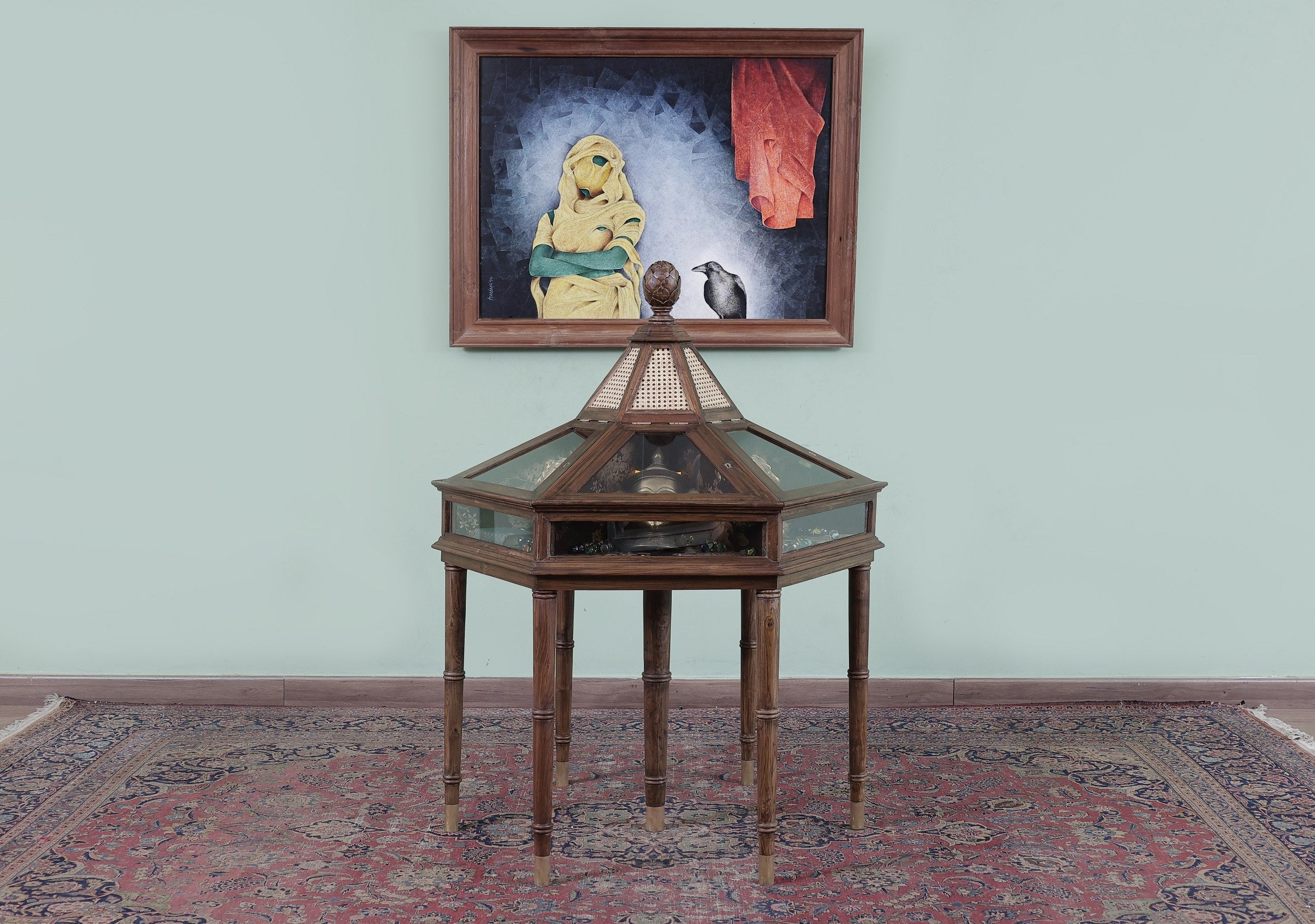 Harlan Hexagonal Showcase