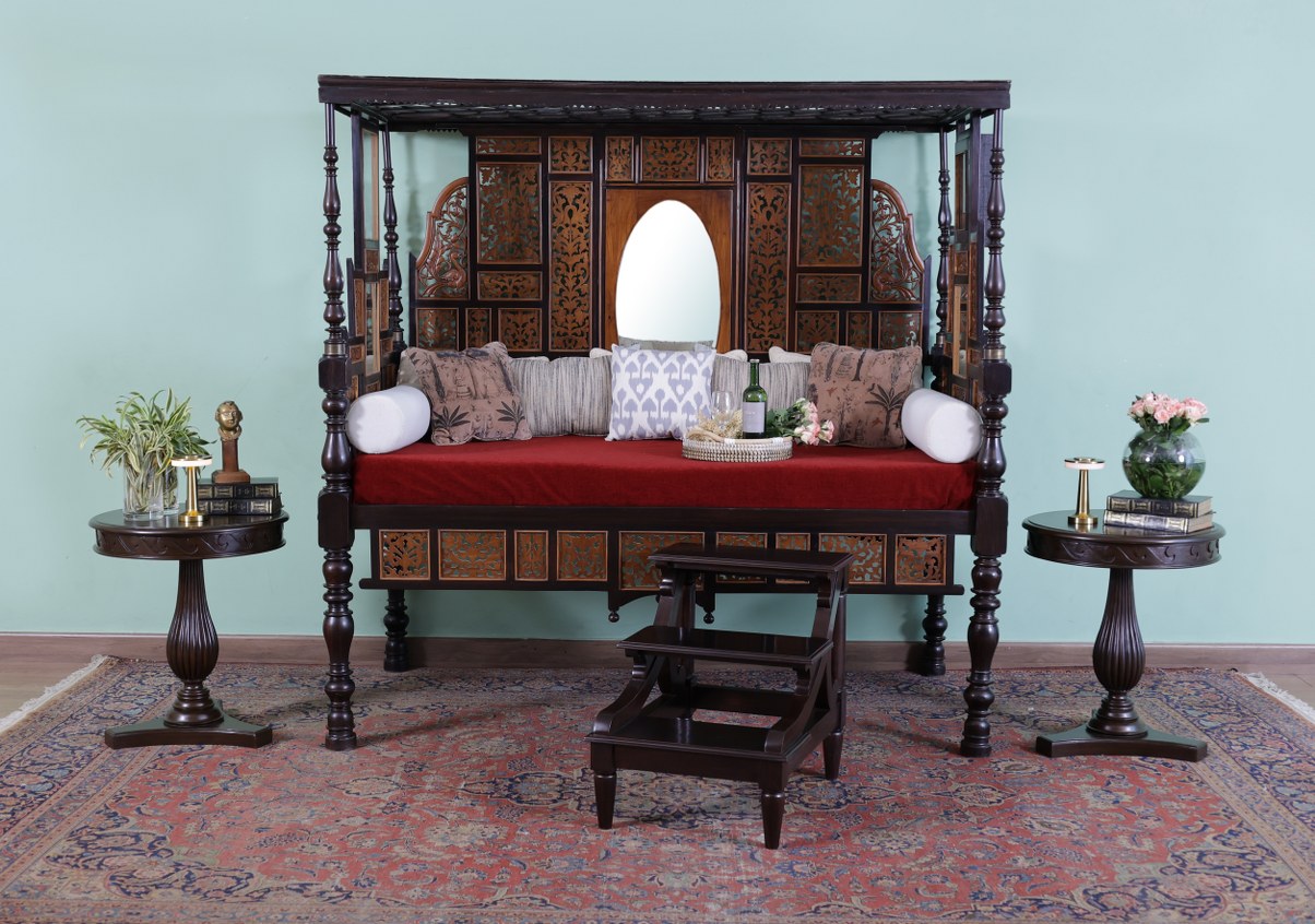 Scobell Antique Day Bed