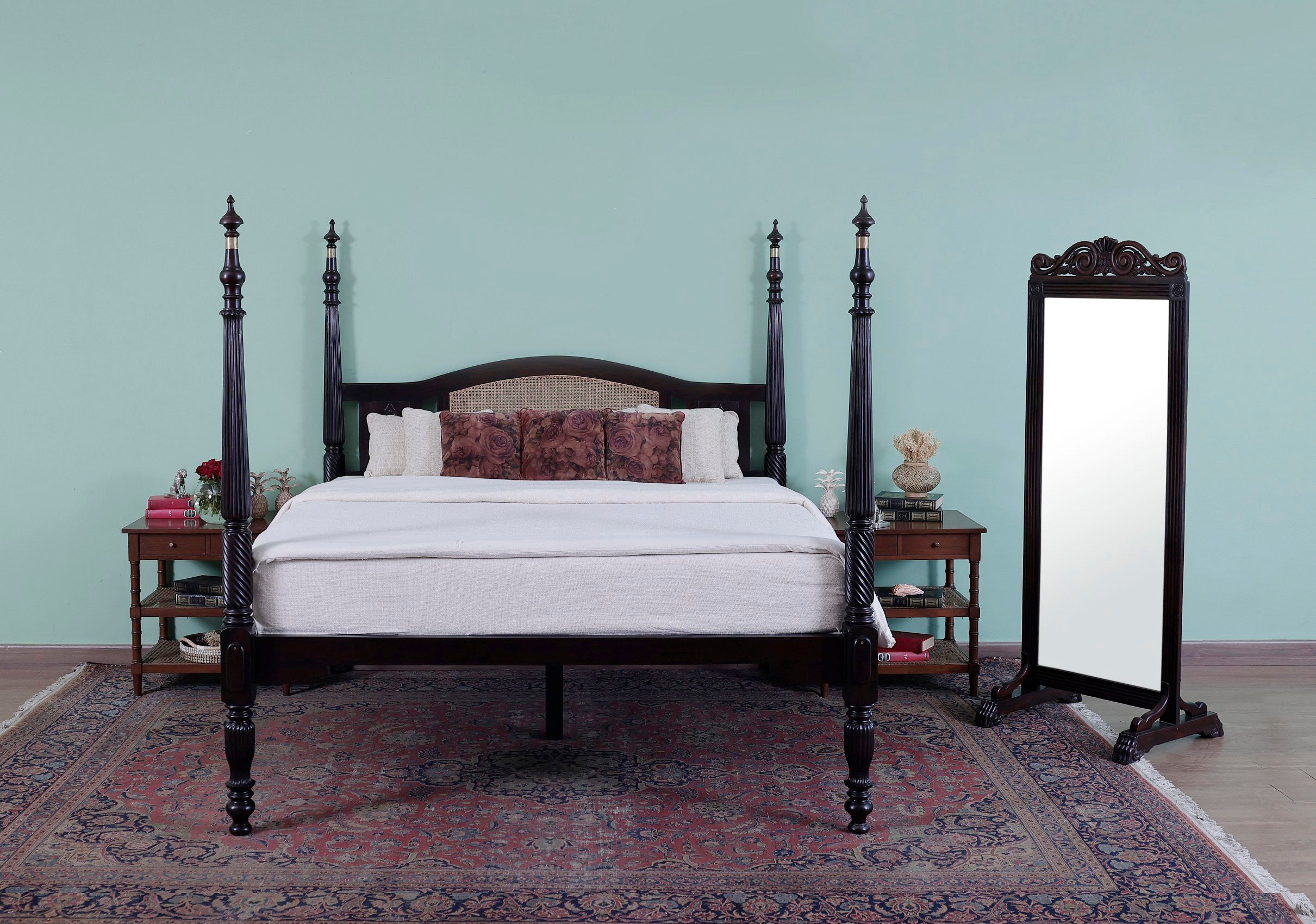 Eldridge Poster Bed