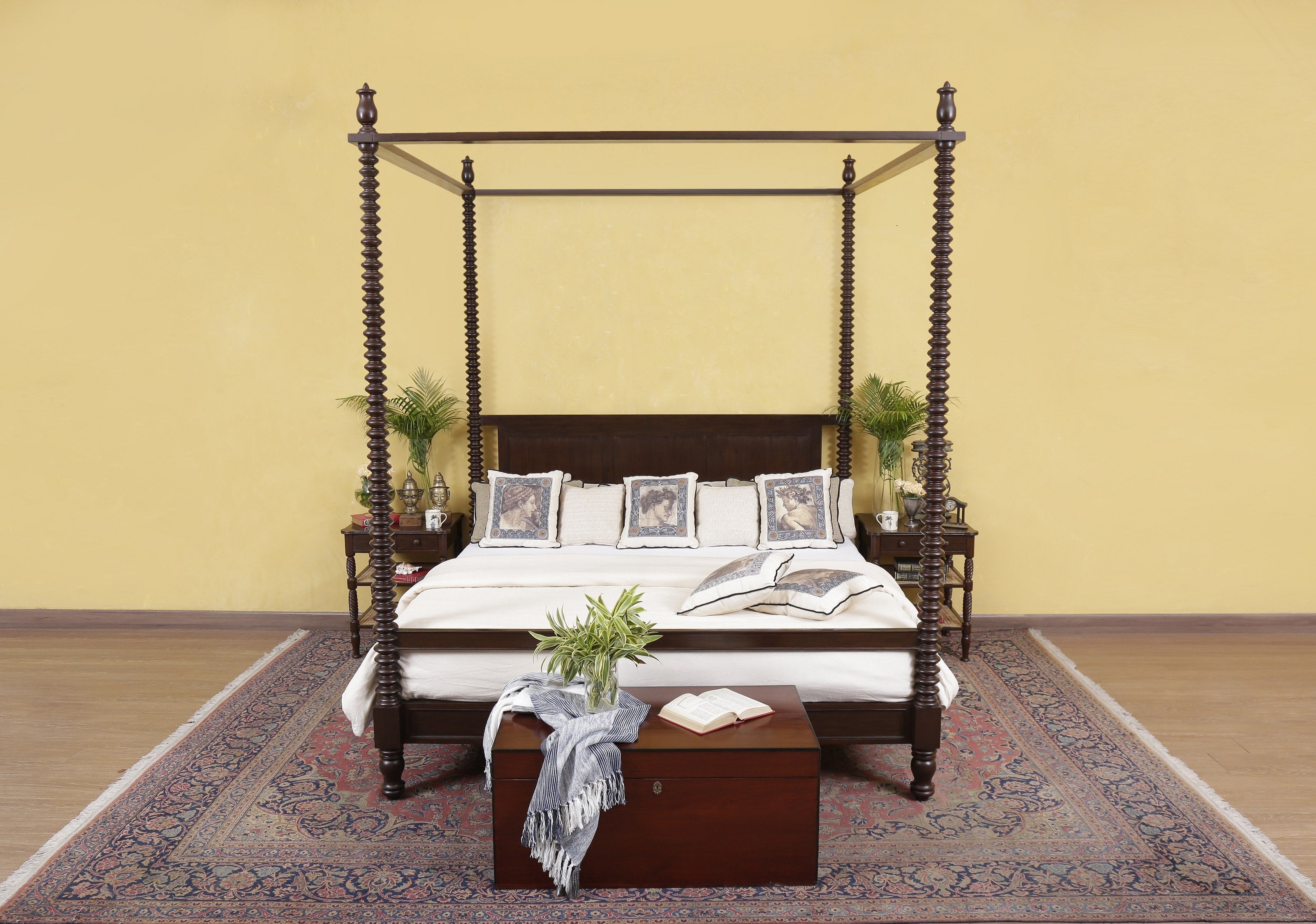 Cayley Poster Bed