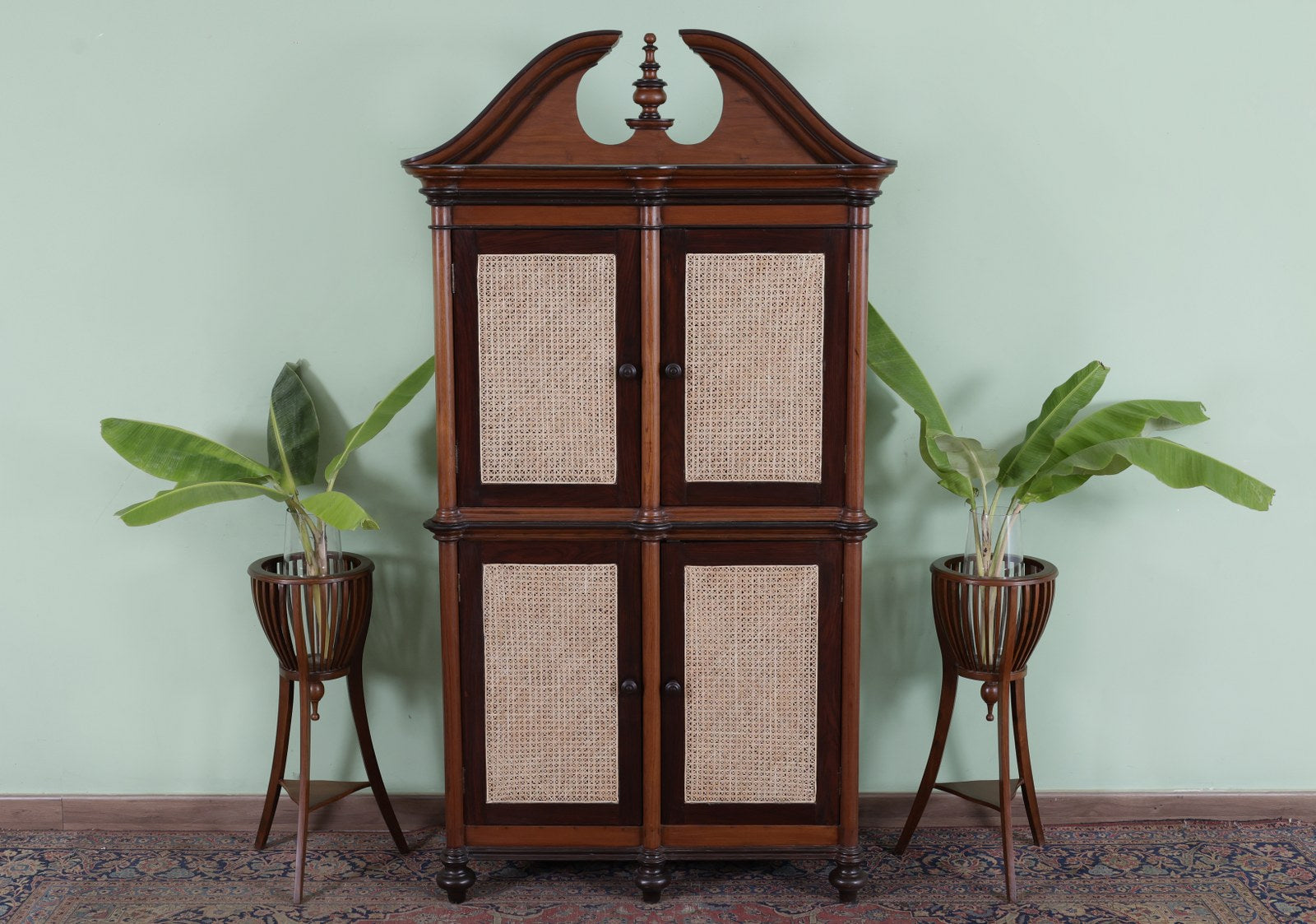 Tekin Cabinet