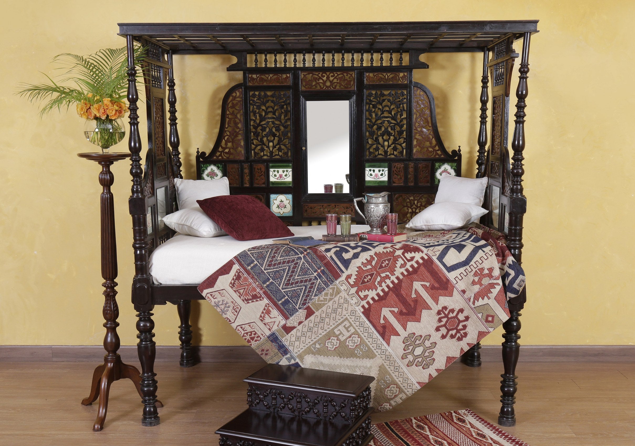 Greening Antique Day Bed