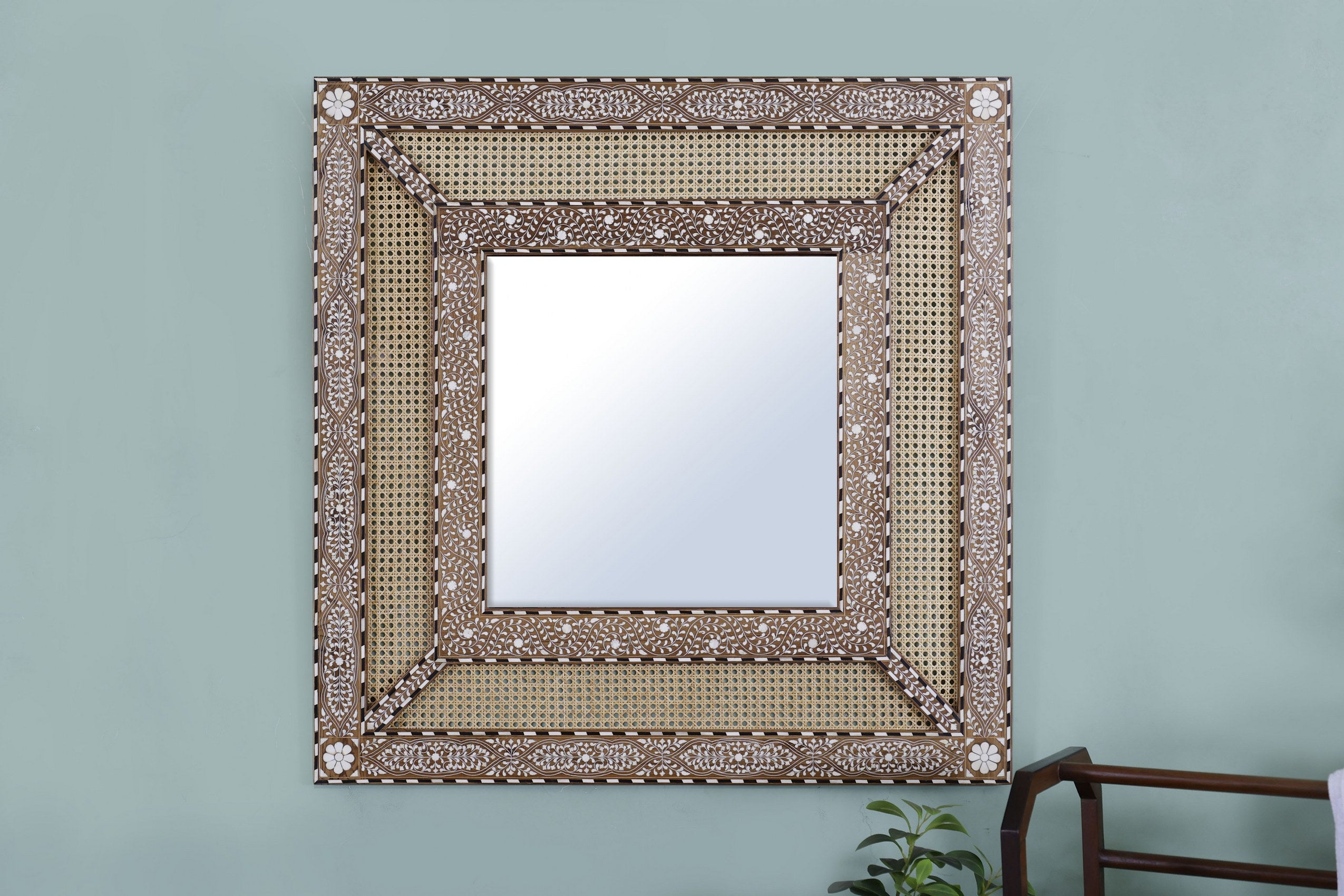 Lindo Mirror Frame