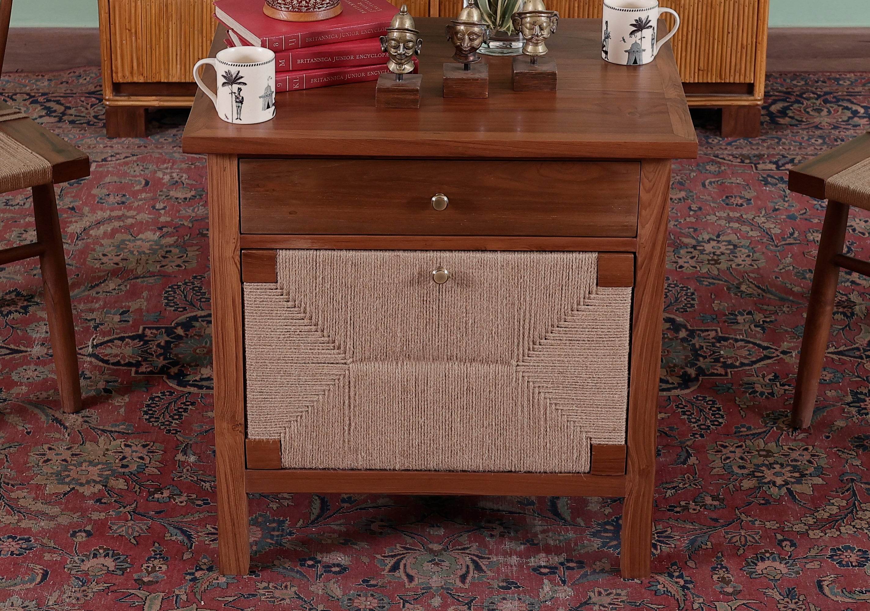 Harvington Table