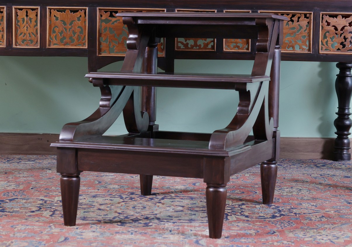 Hendrik Step Stool