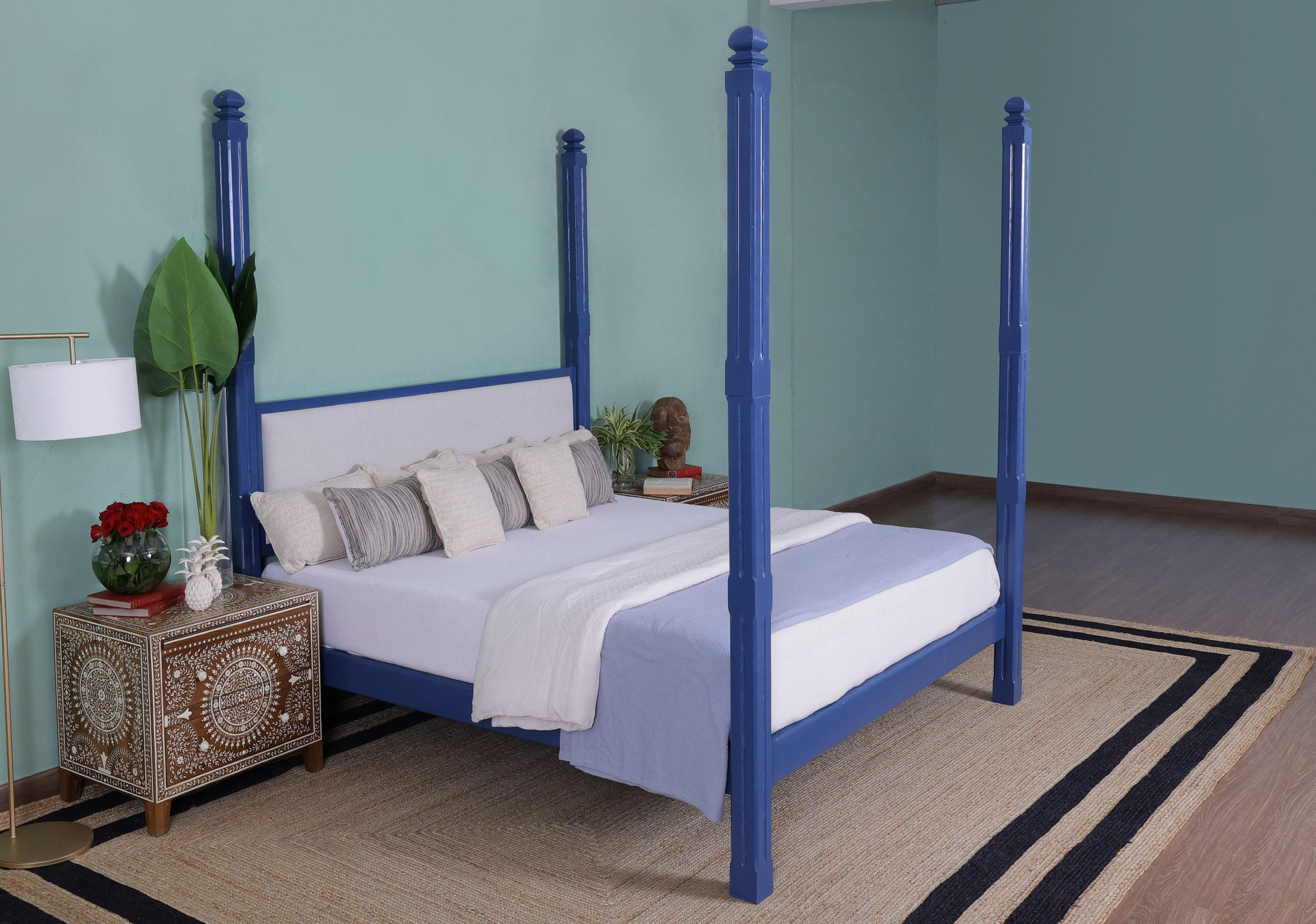 Prence Poster Bed