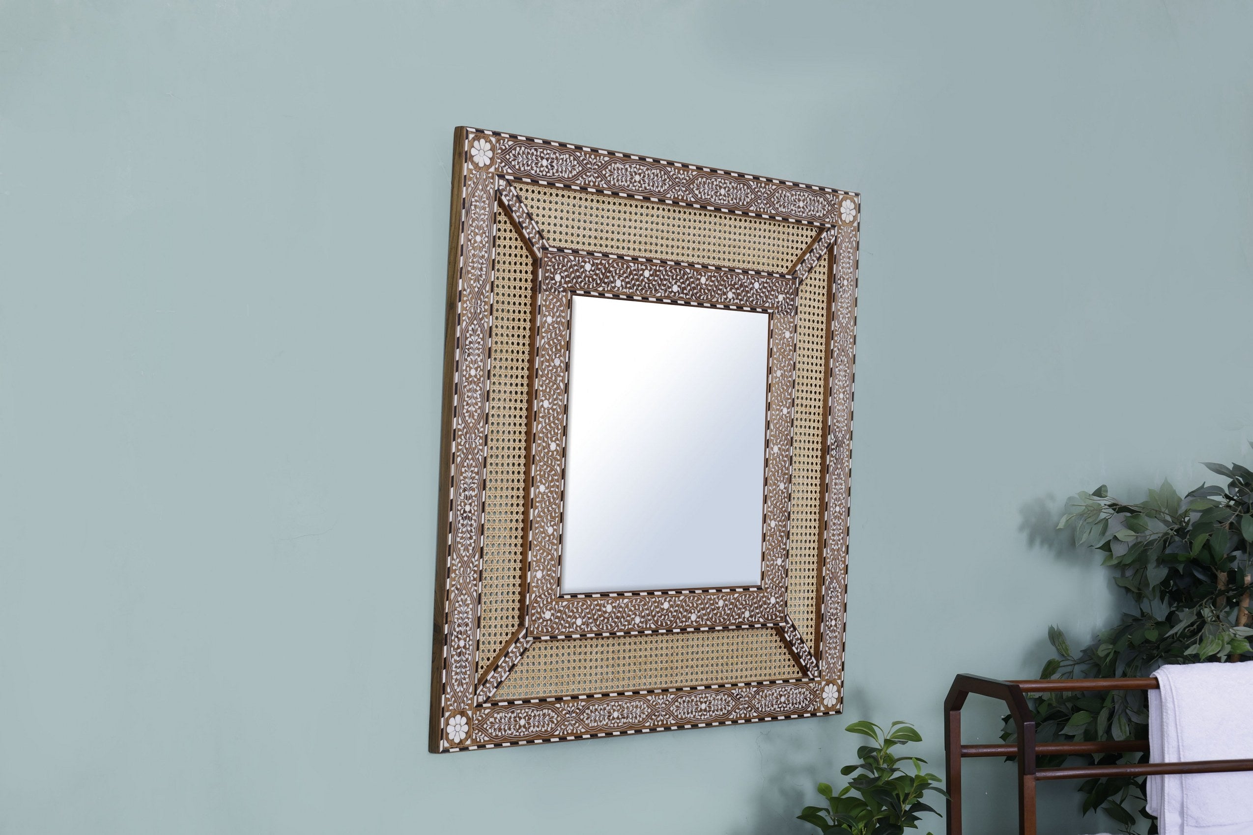 Lindo Mirror Frame