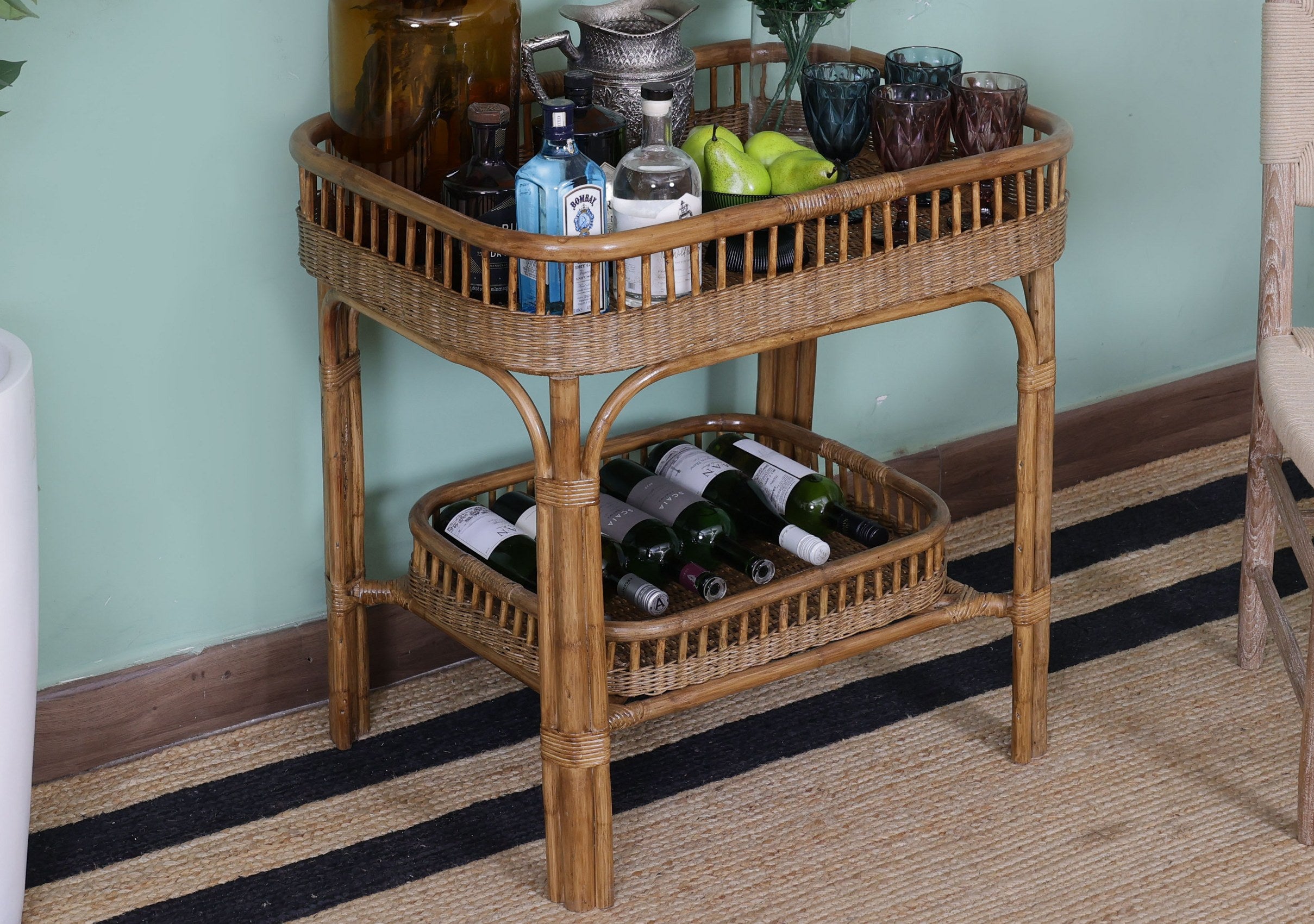 Armigel Table