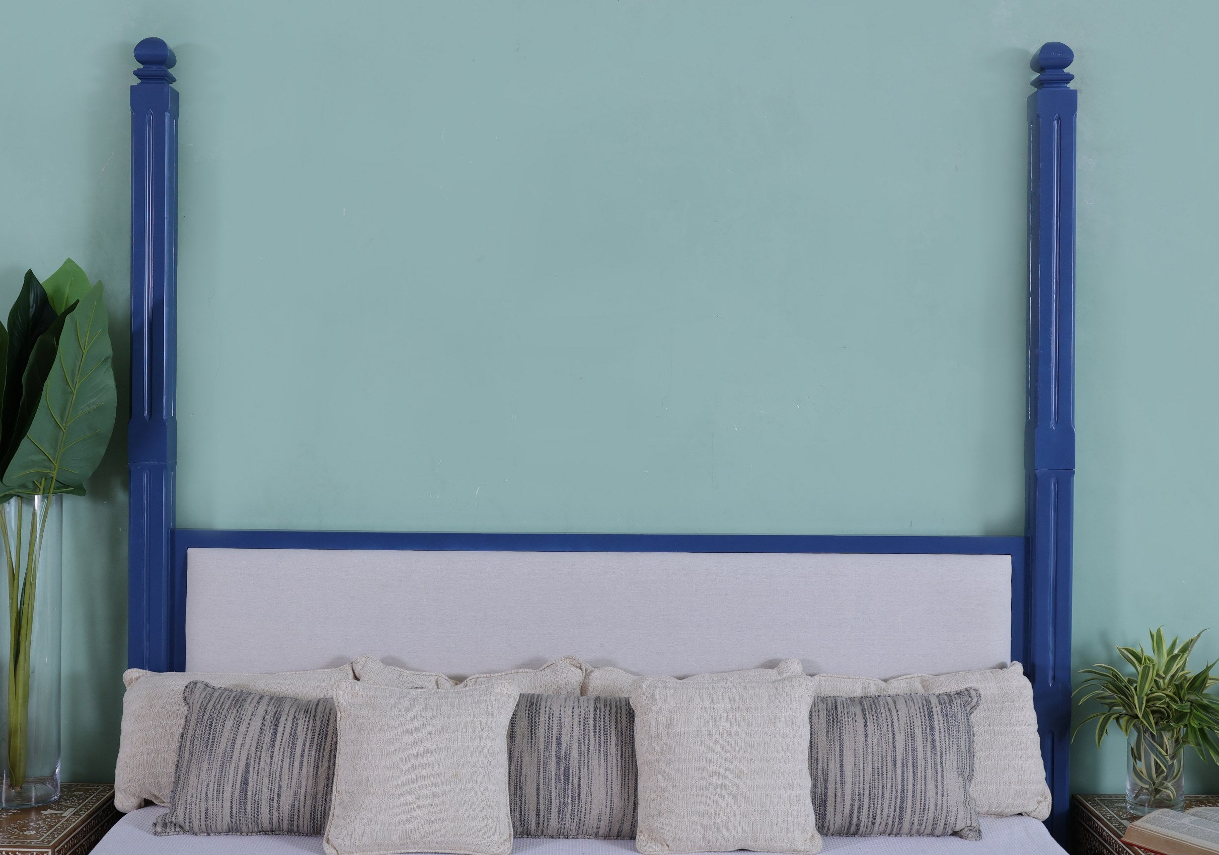 Prence Poster Bed