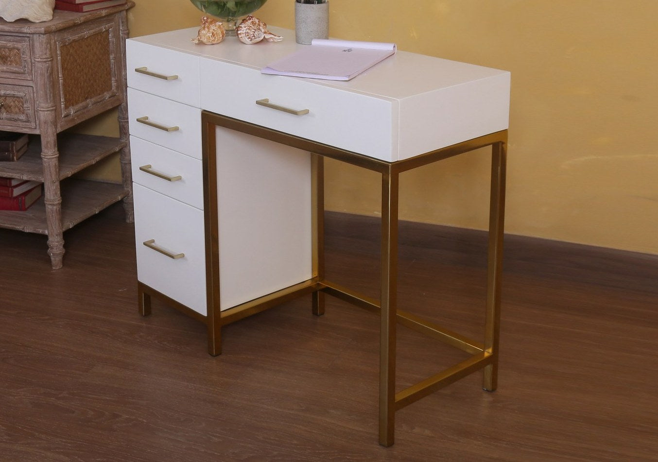 Nathan Desk