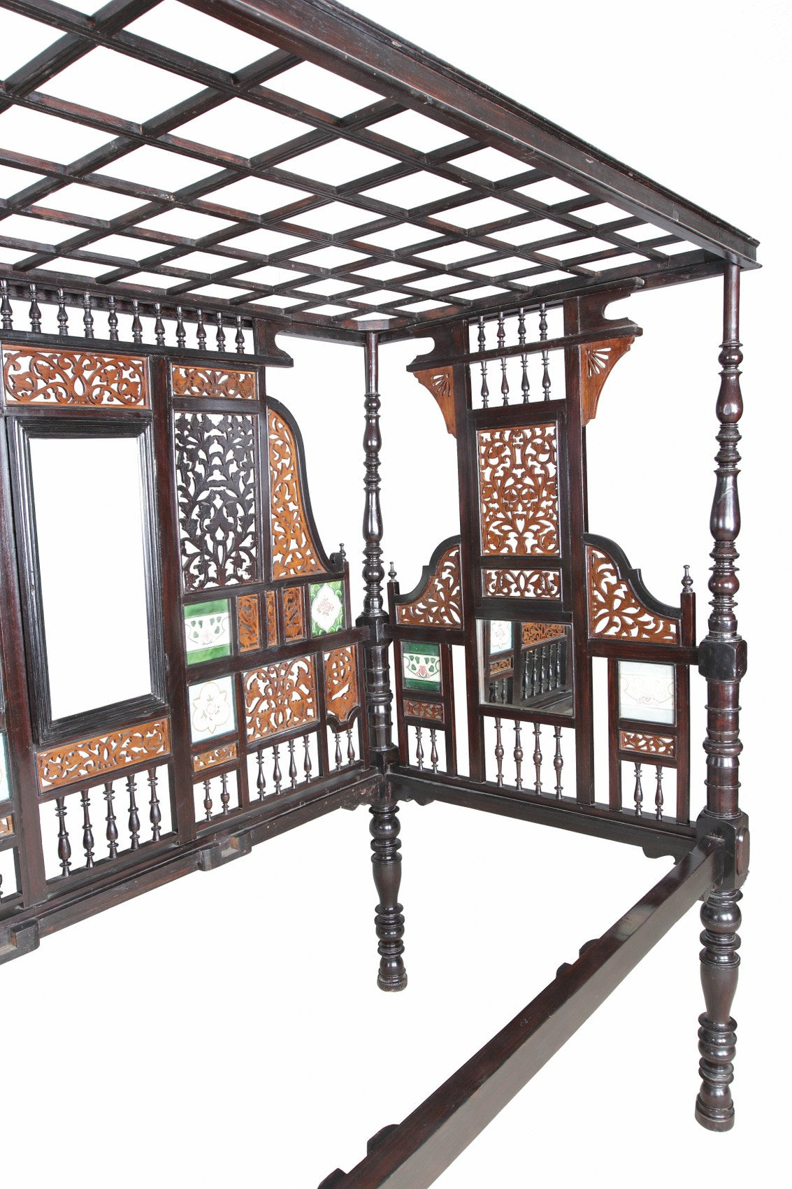 Greening Antique Day Bed