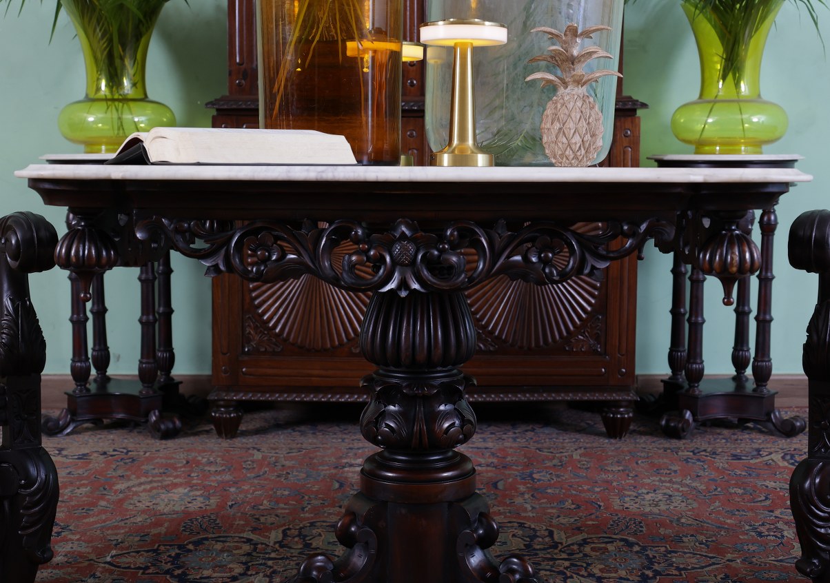 Ghetti Hall Table