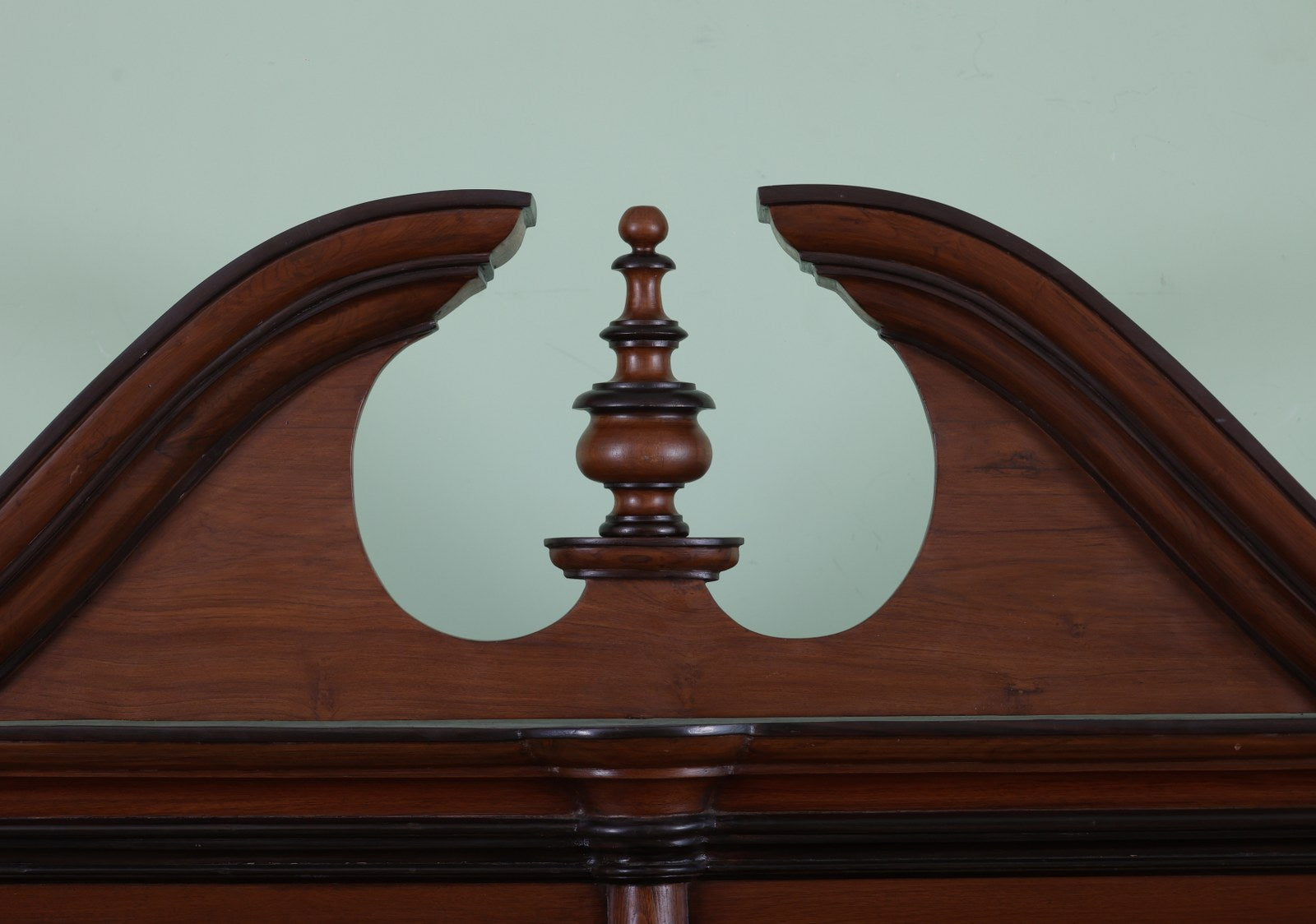 Tekin Cabinet