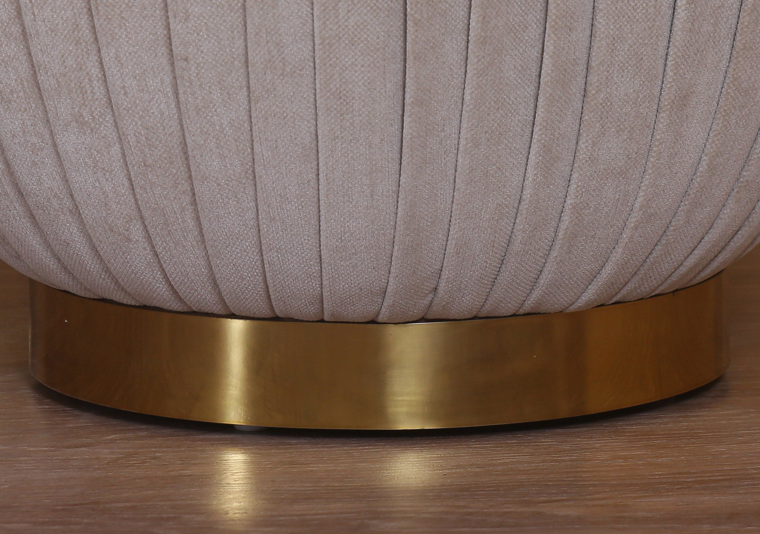 Hanning Stool
