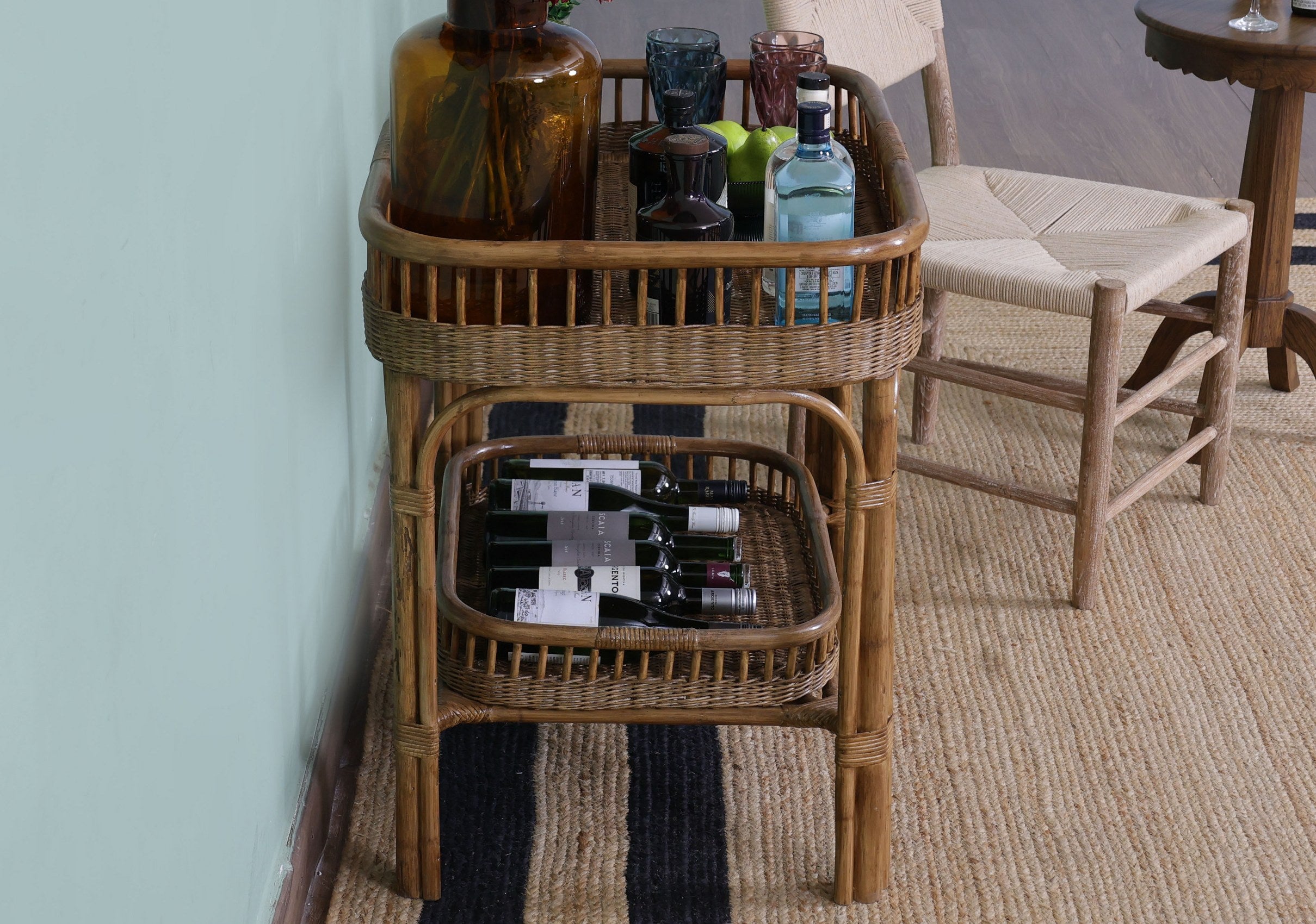 Armigel Table