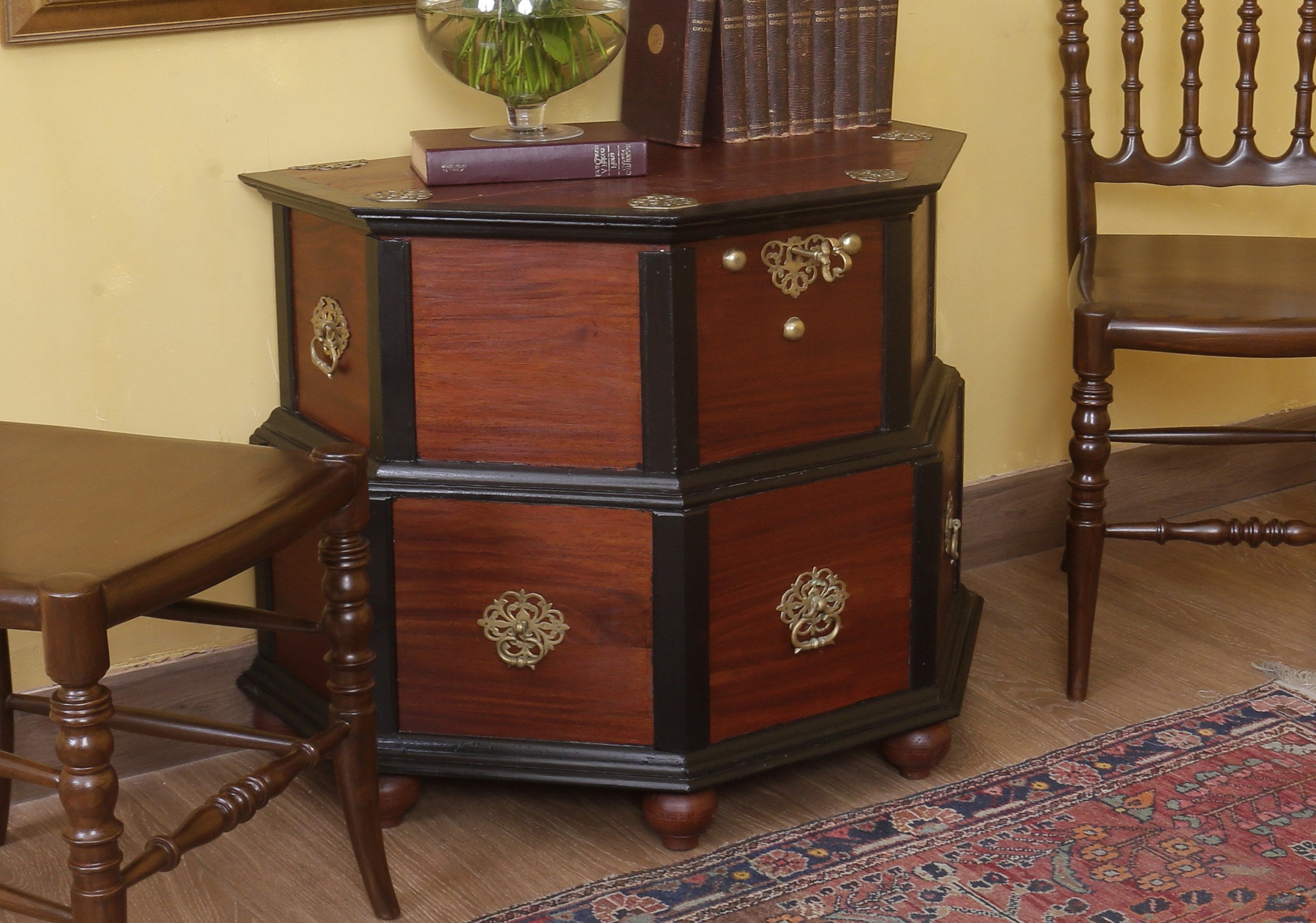 Galle Chest