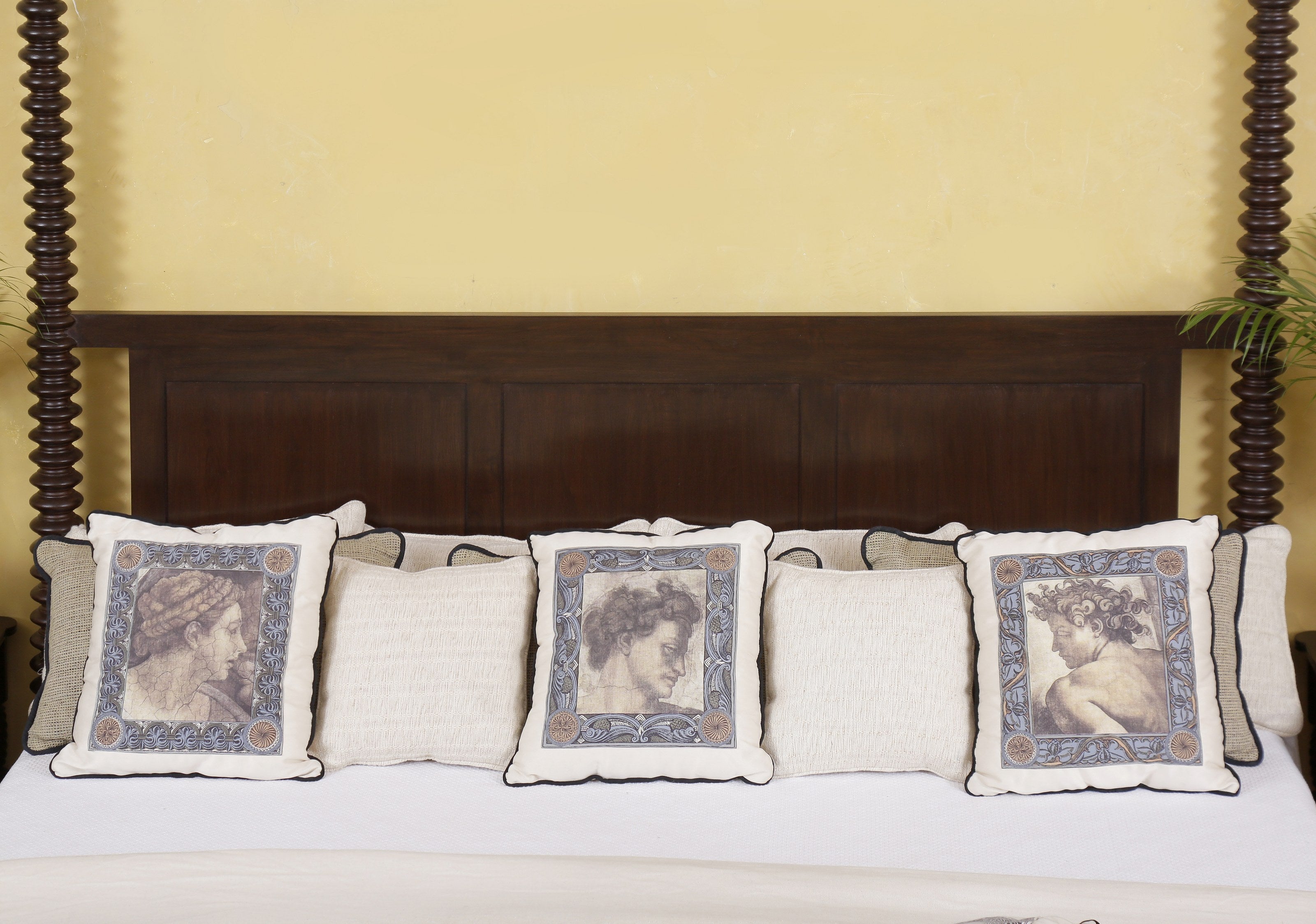 Cayley Poster Bed