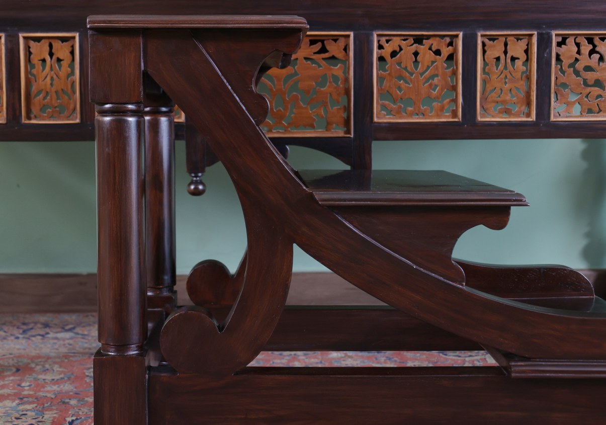Hendrik Step Stool