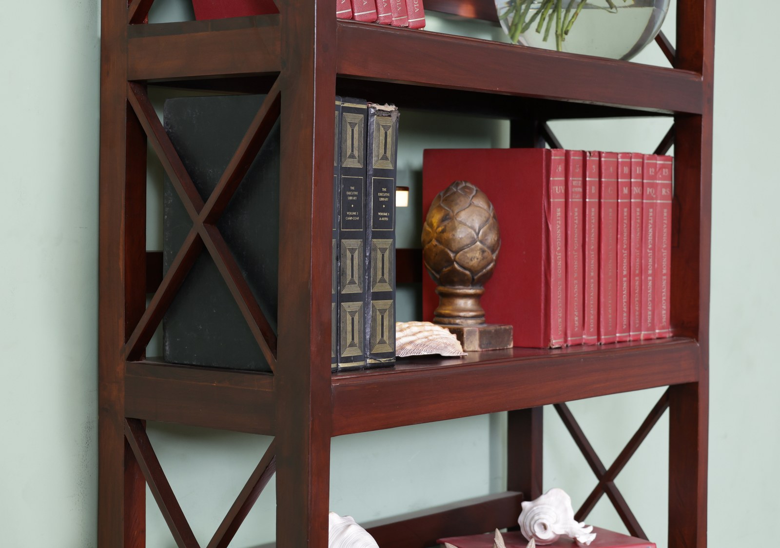 Romulo Open Bookshelf