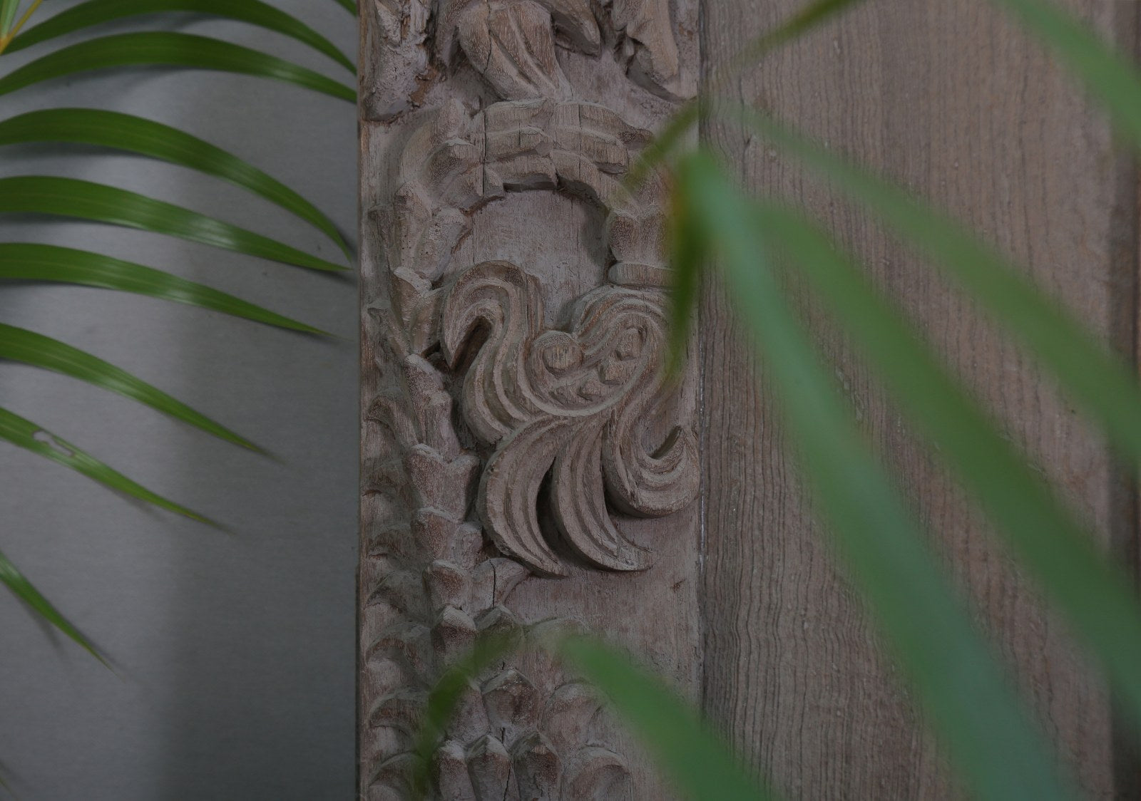 Macktavish Antique Jharokha