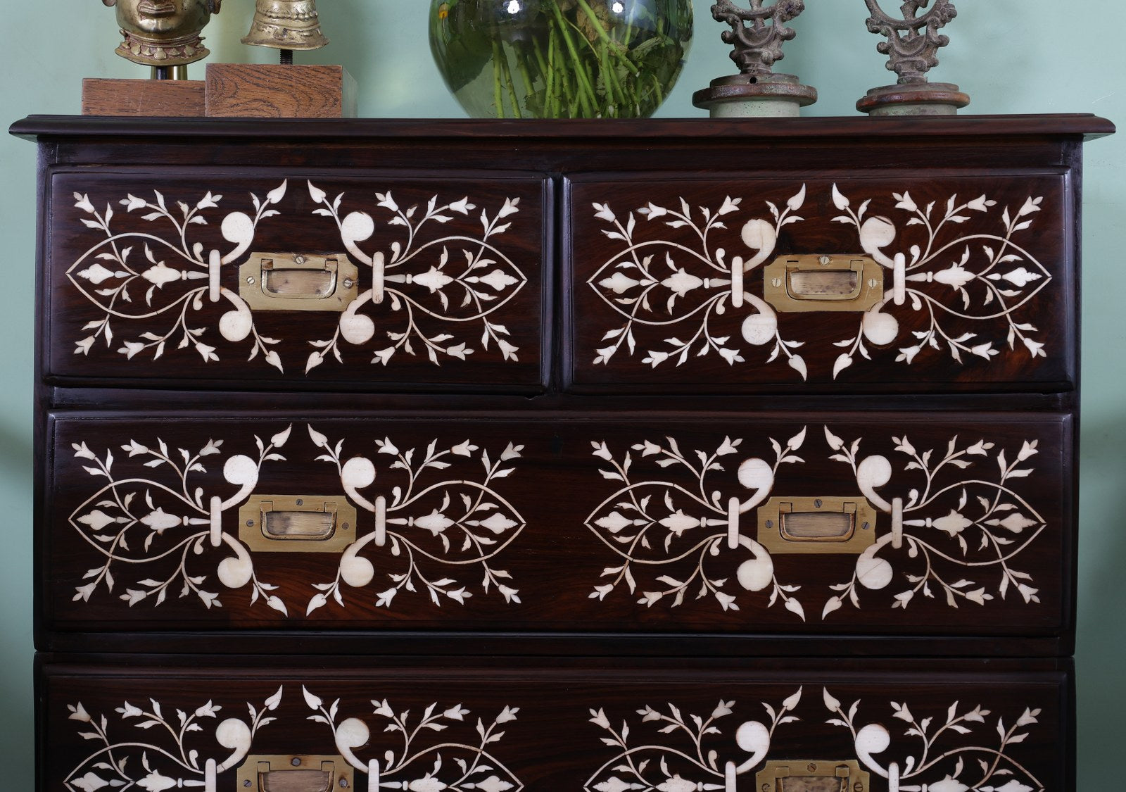 Gysbort Chest of Drawers