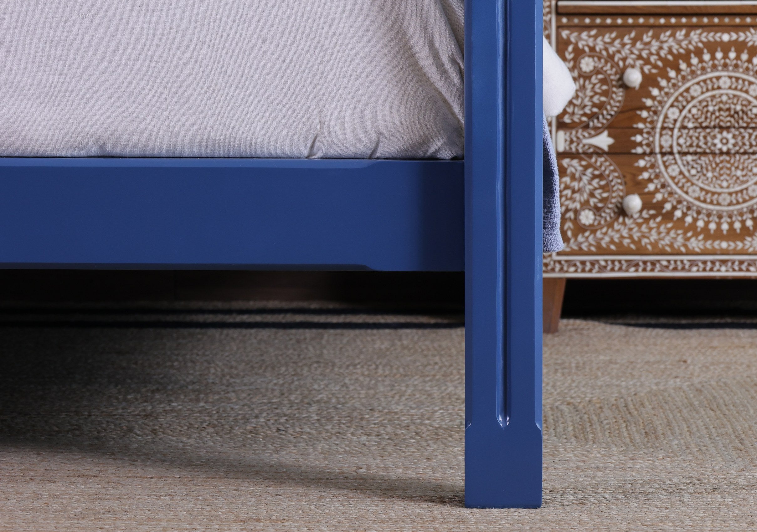 Prence Poster Bed