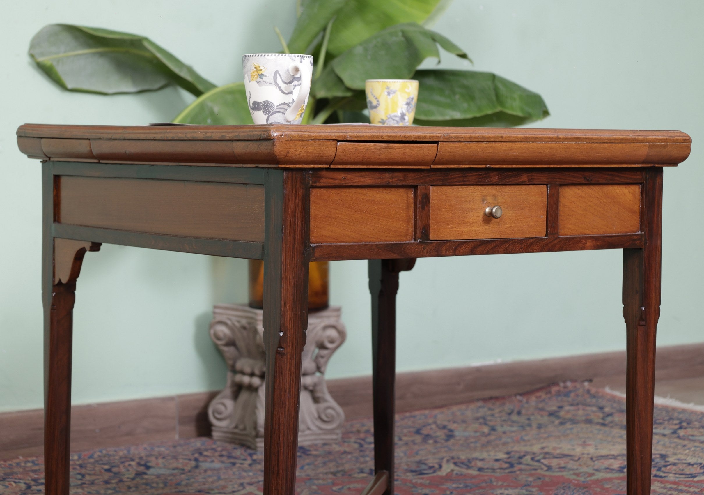 Miguel Game Table