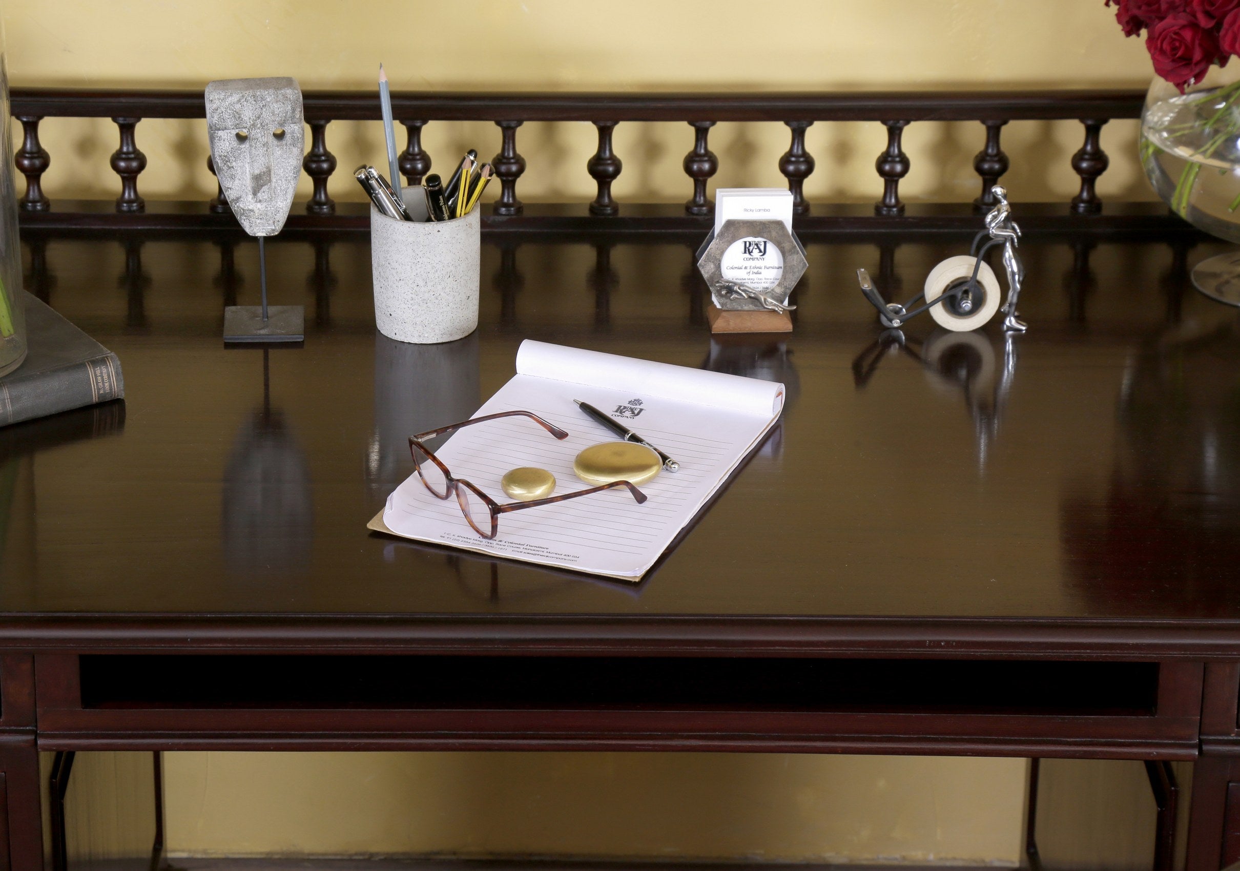 Dennis Gallery Desk