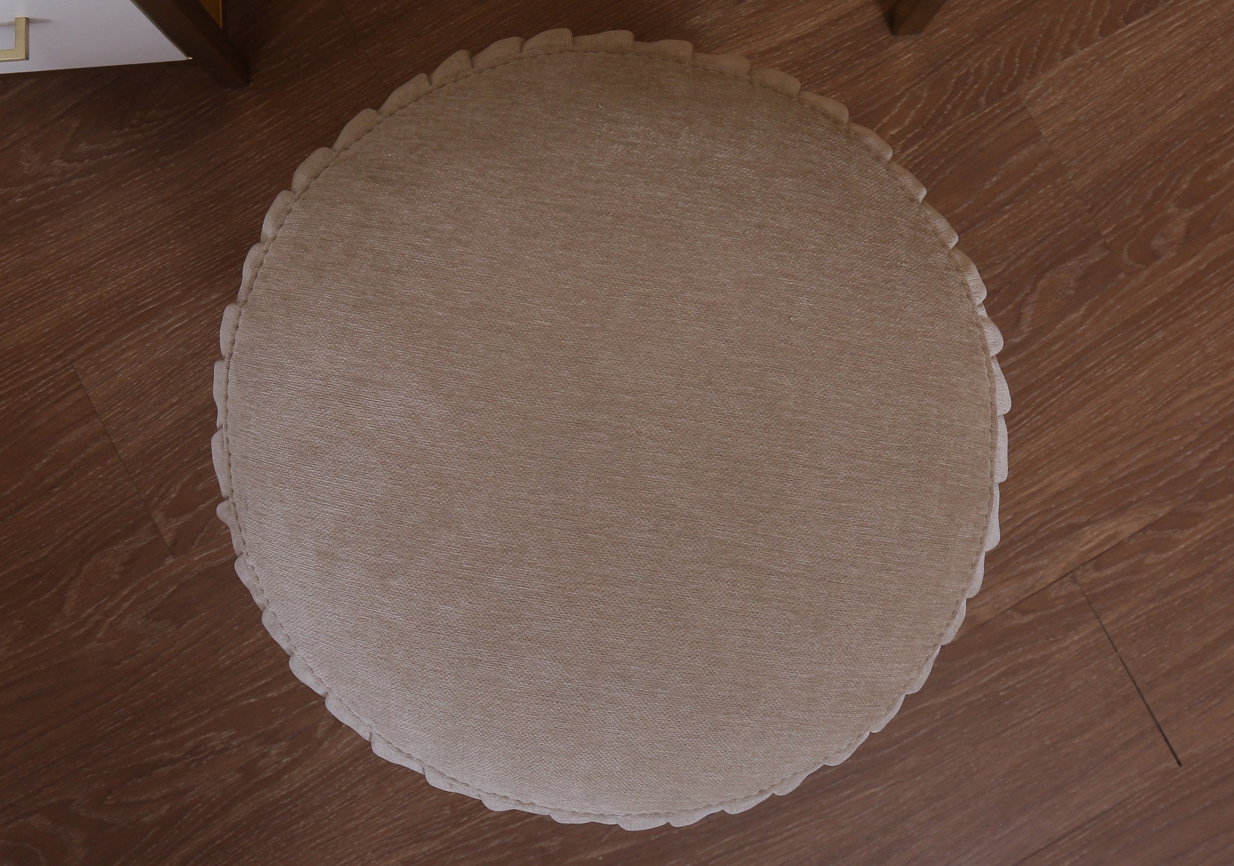 Hanning Stool