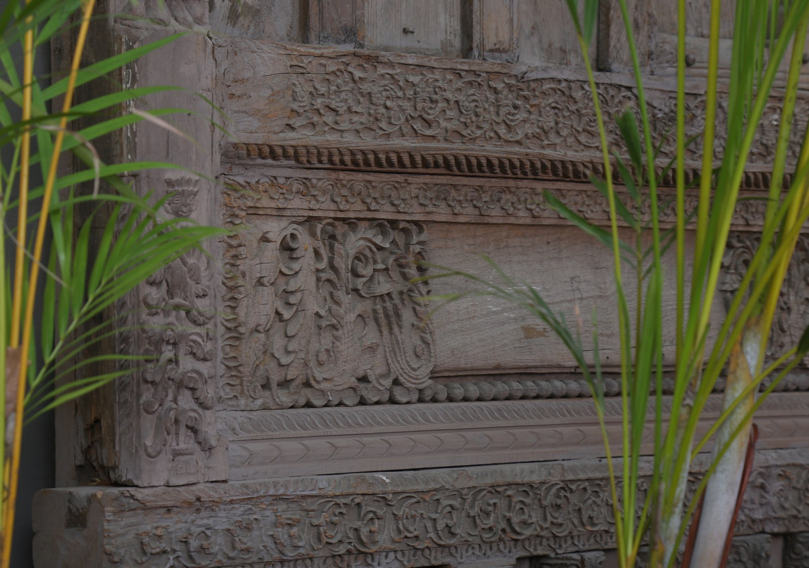Macktavish Antique Jharokha