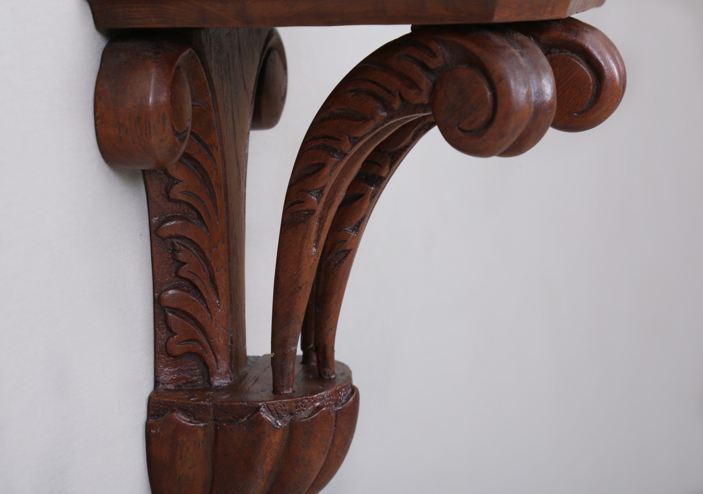 Gabriel Fleur-de-lis Bracket