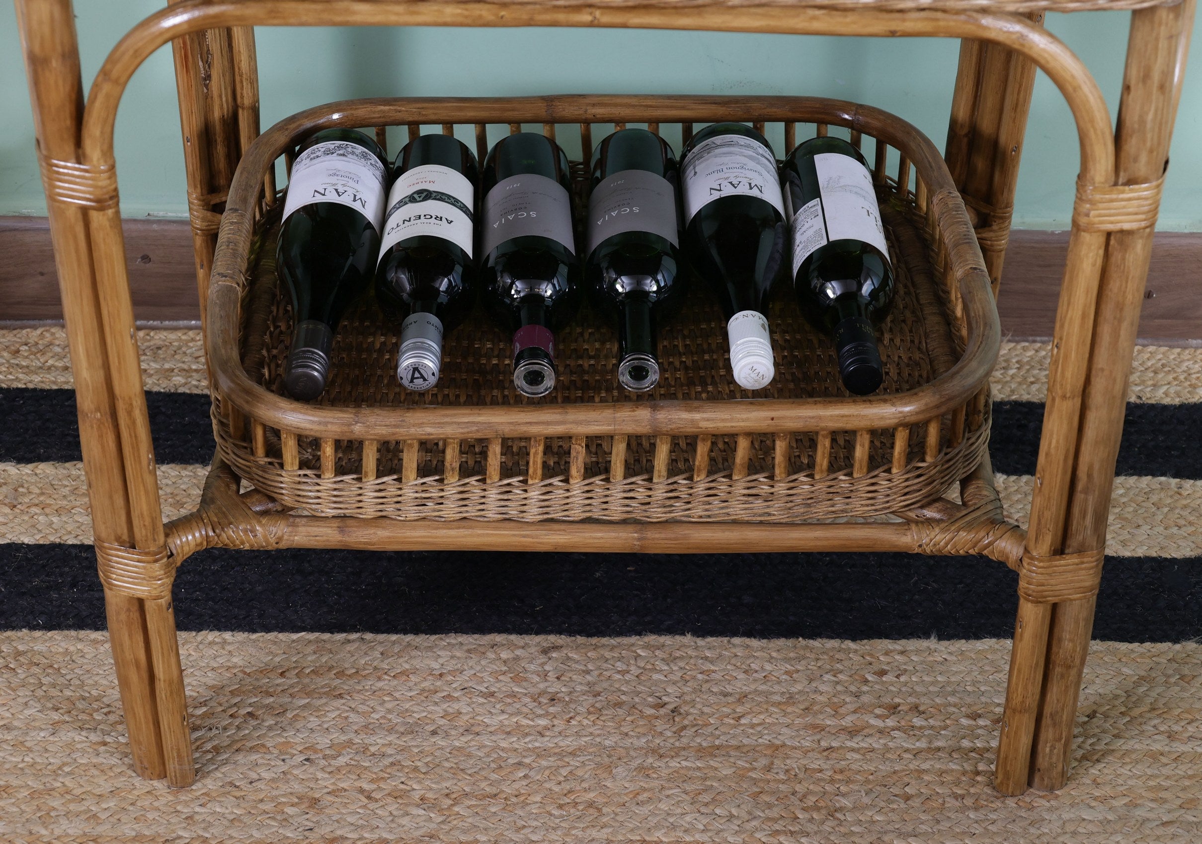 Armigel Table