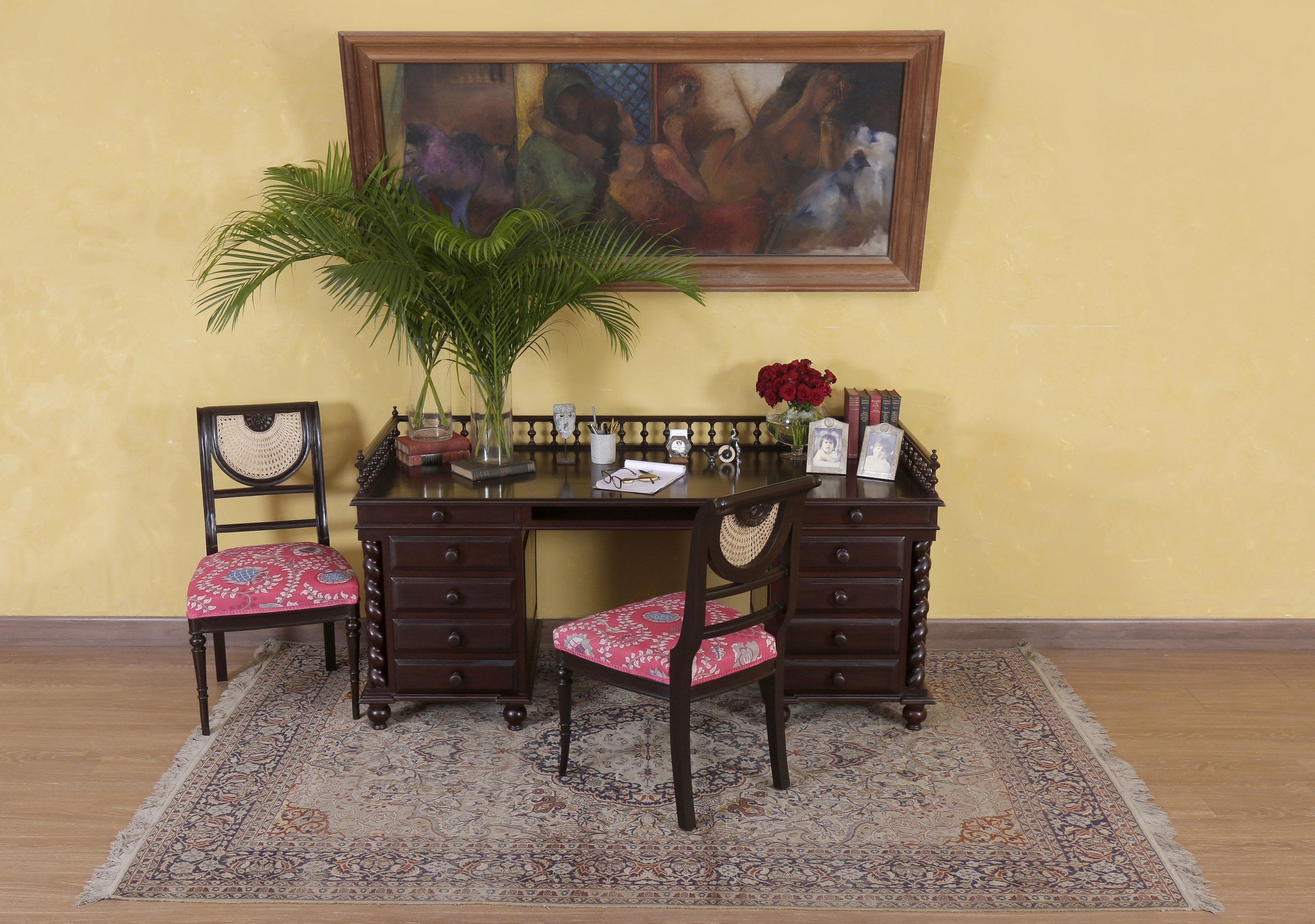 Dennis Gallery Desk