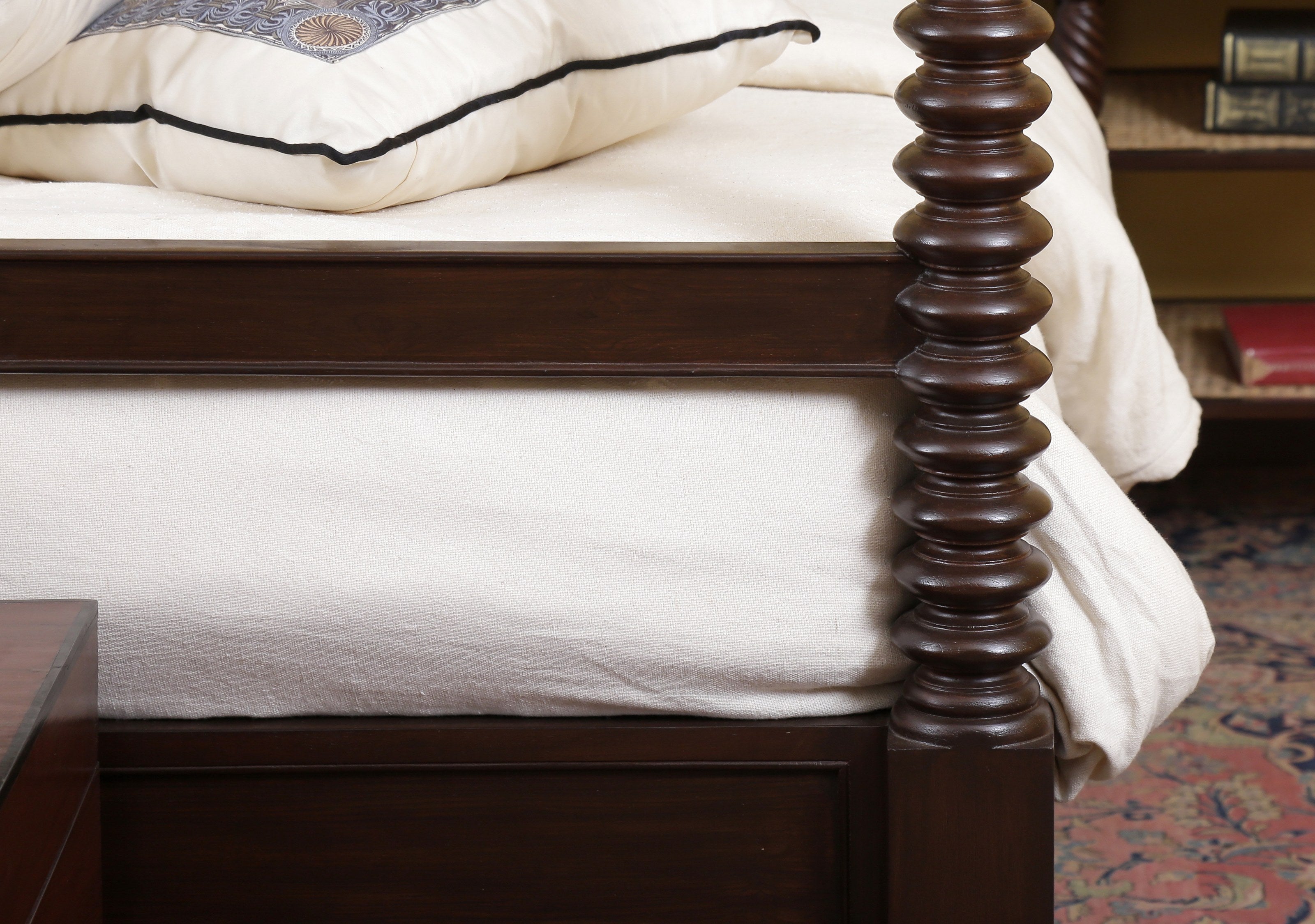 Cayley Poster Bed