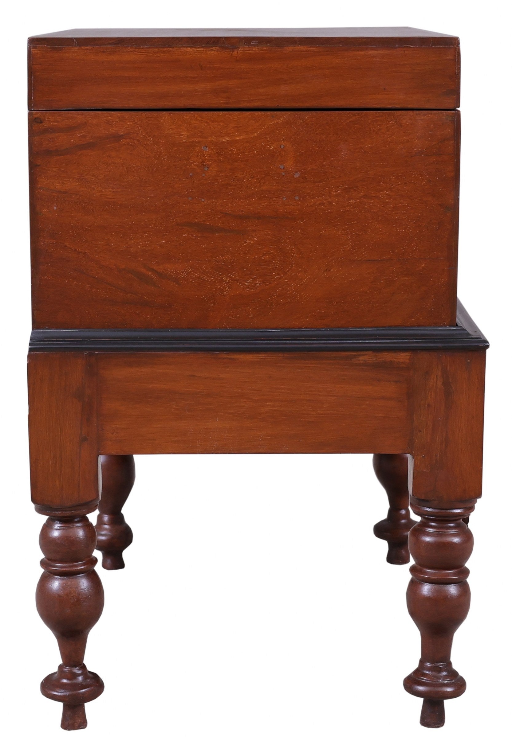 Brugel antique Chest