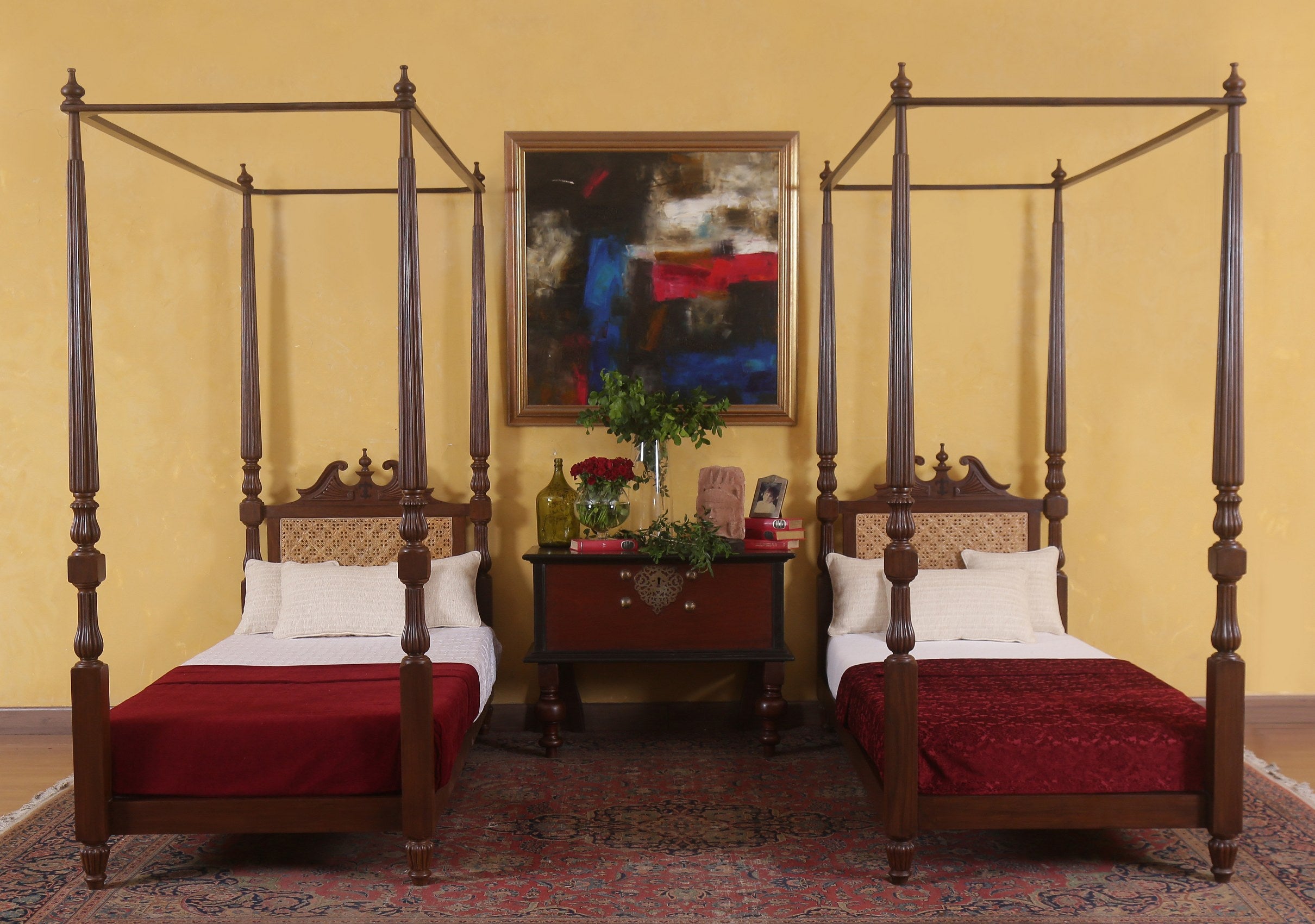 Joan Poster Bed