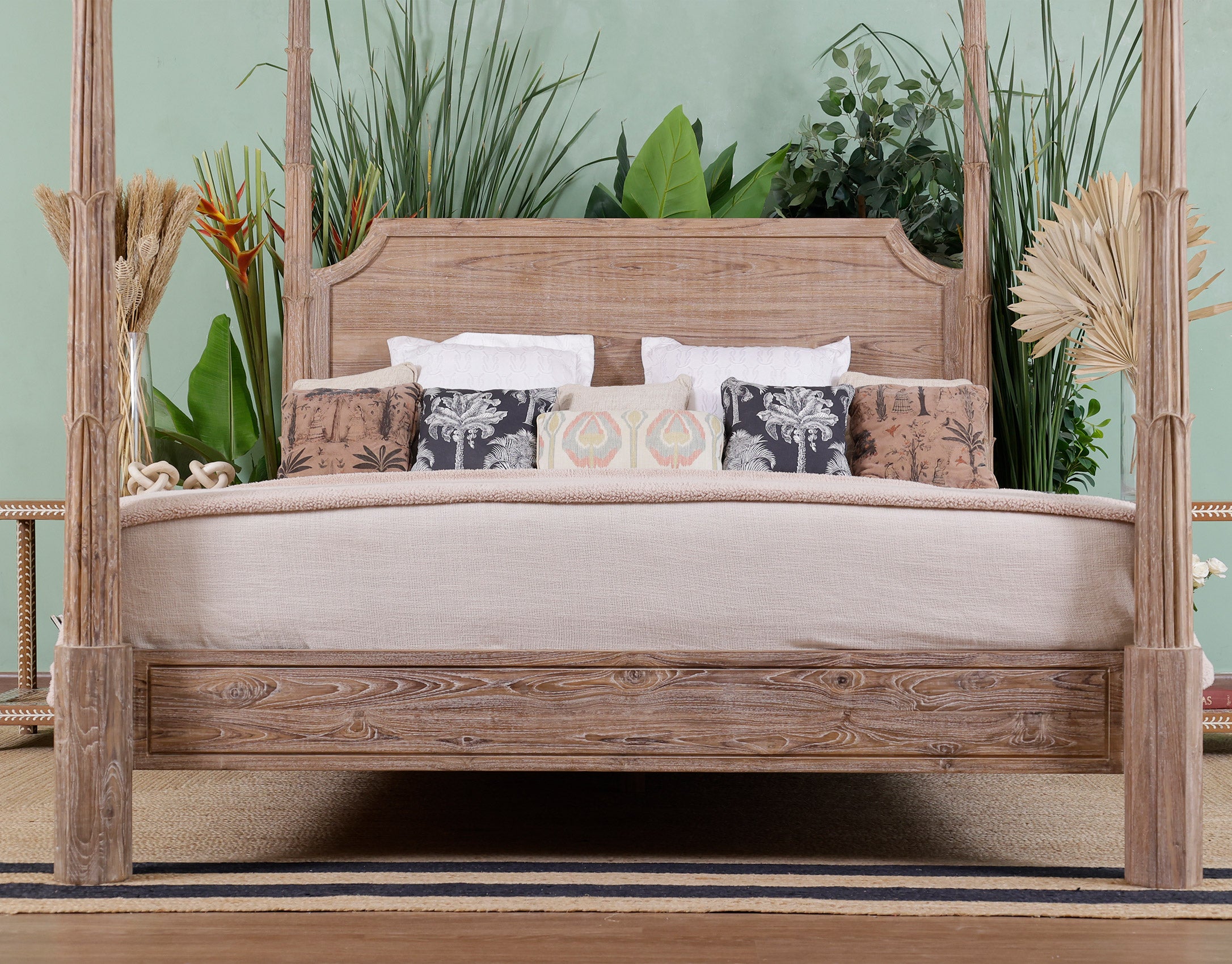 Pembroke Four Poster Bed
