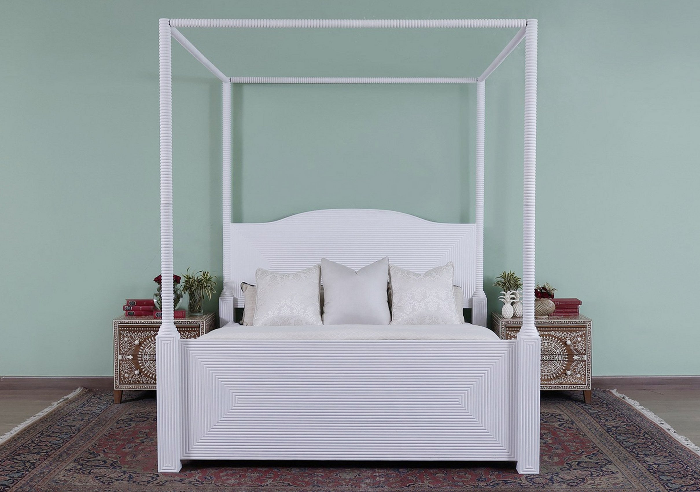 Lemington Poster Bed