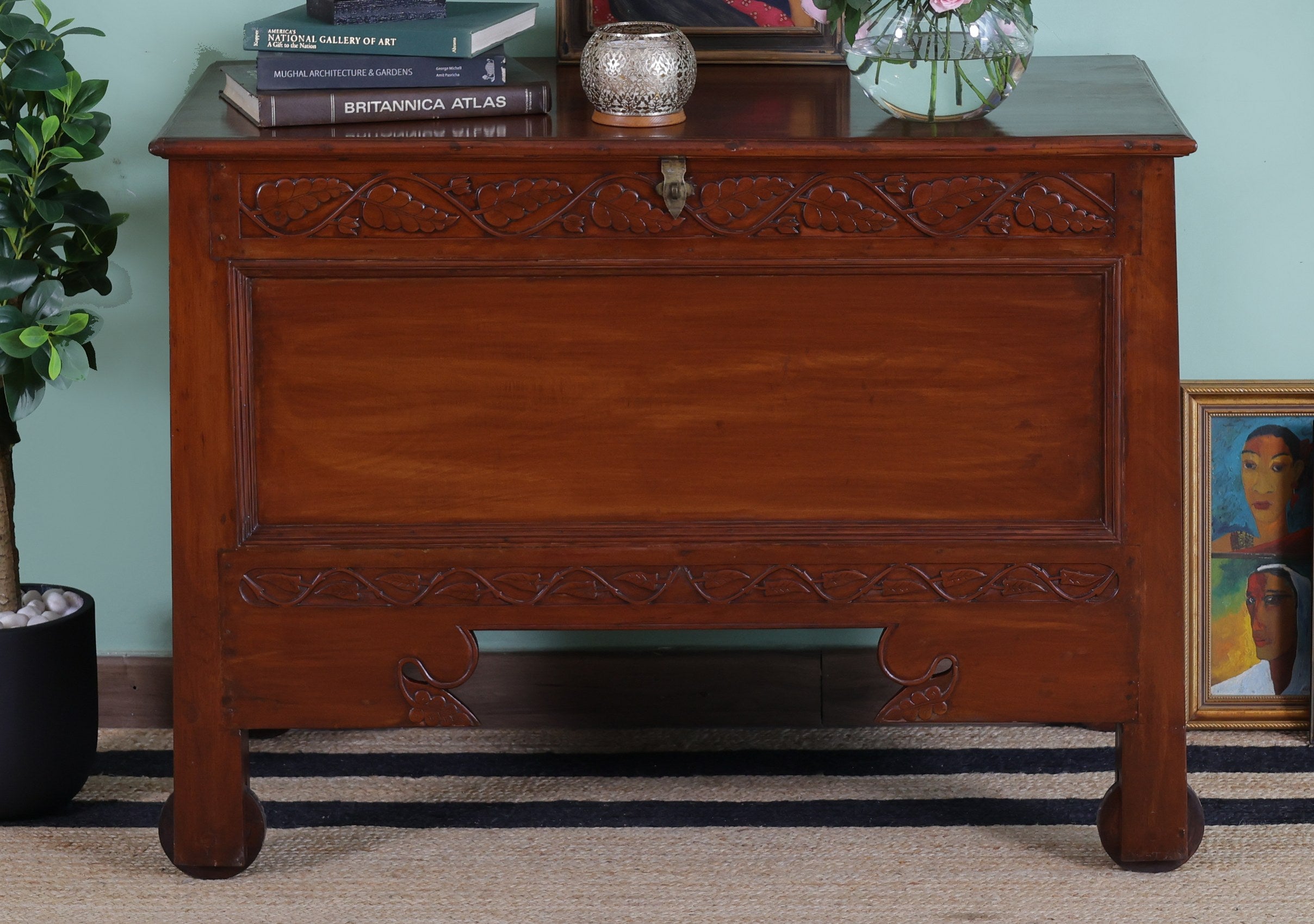 Stigand antique Chest