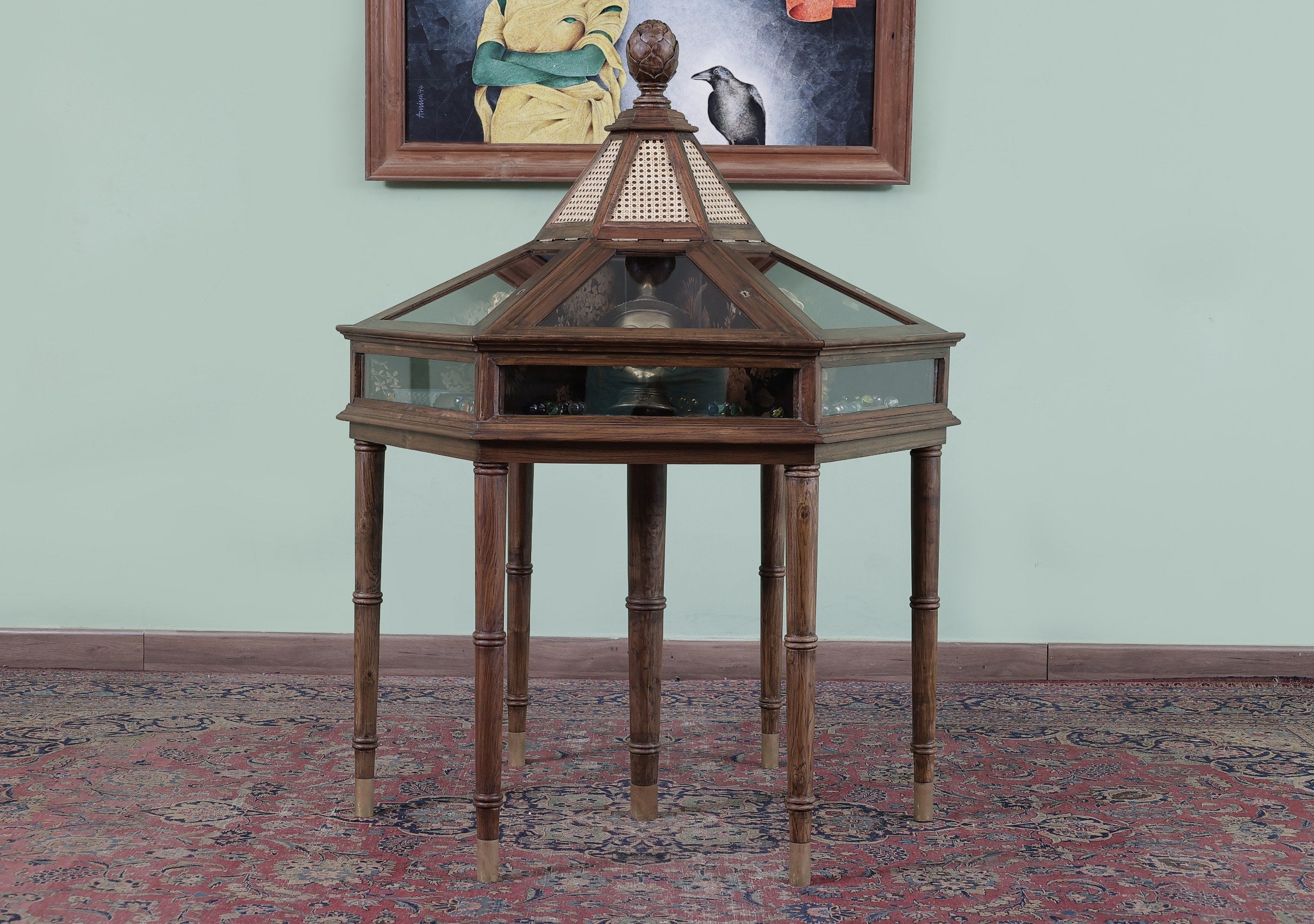 Harlan Hexagonal Showcase