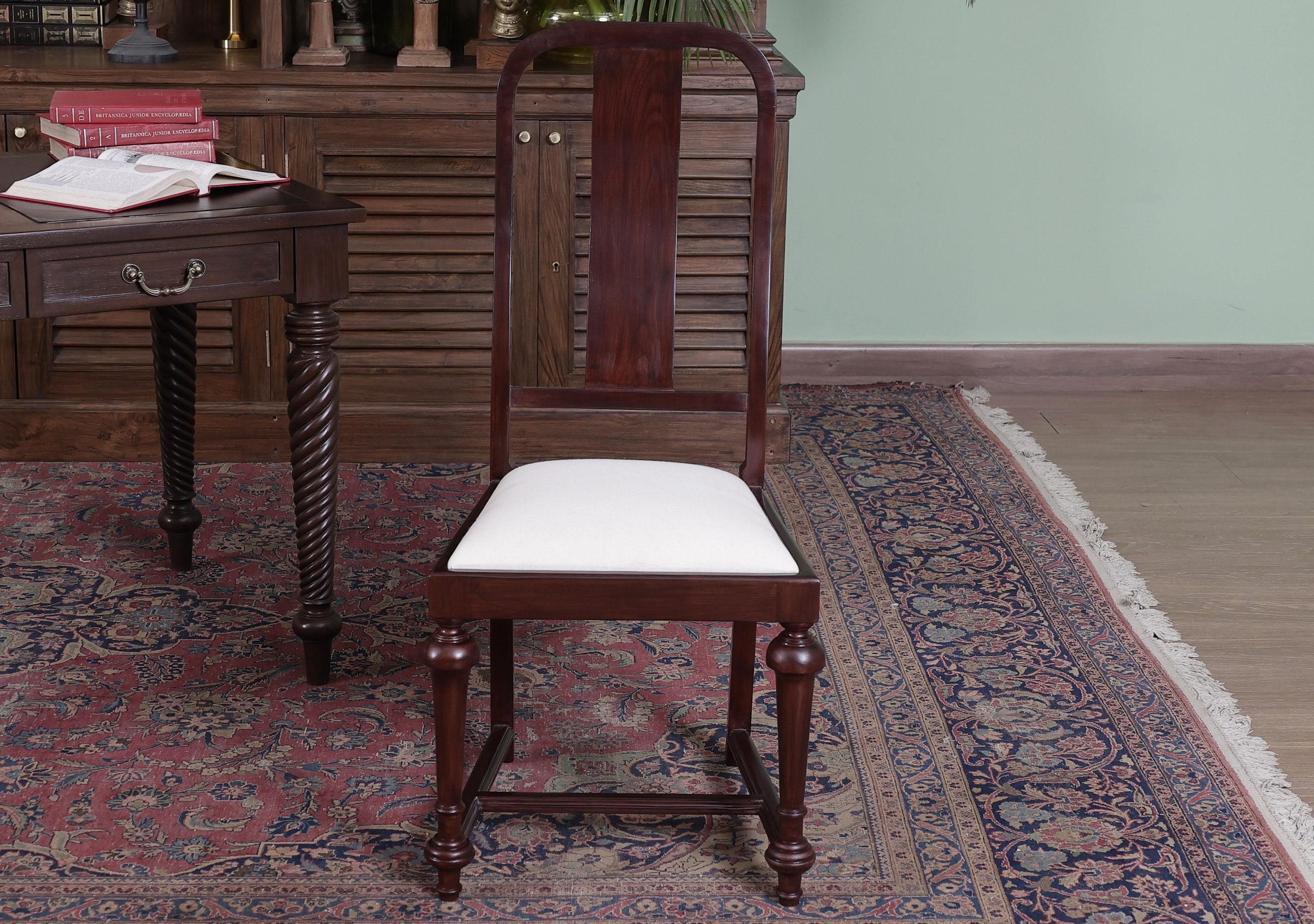 Qualberg Chair