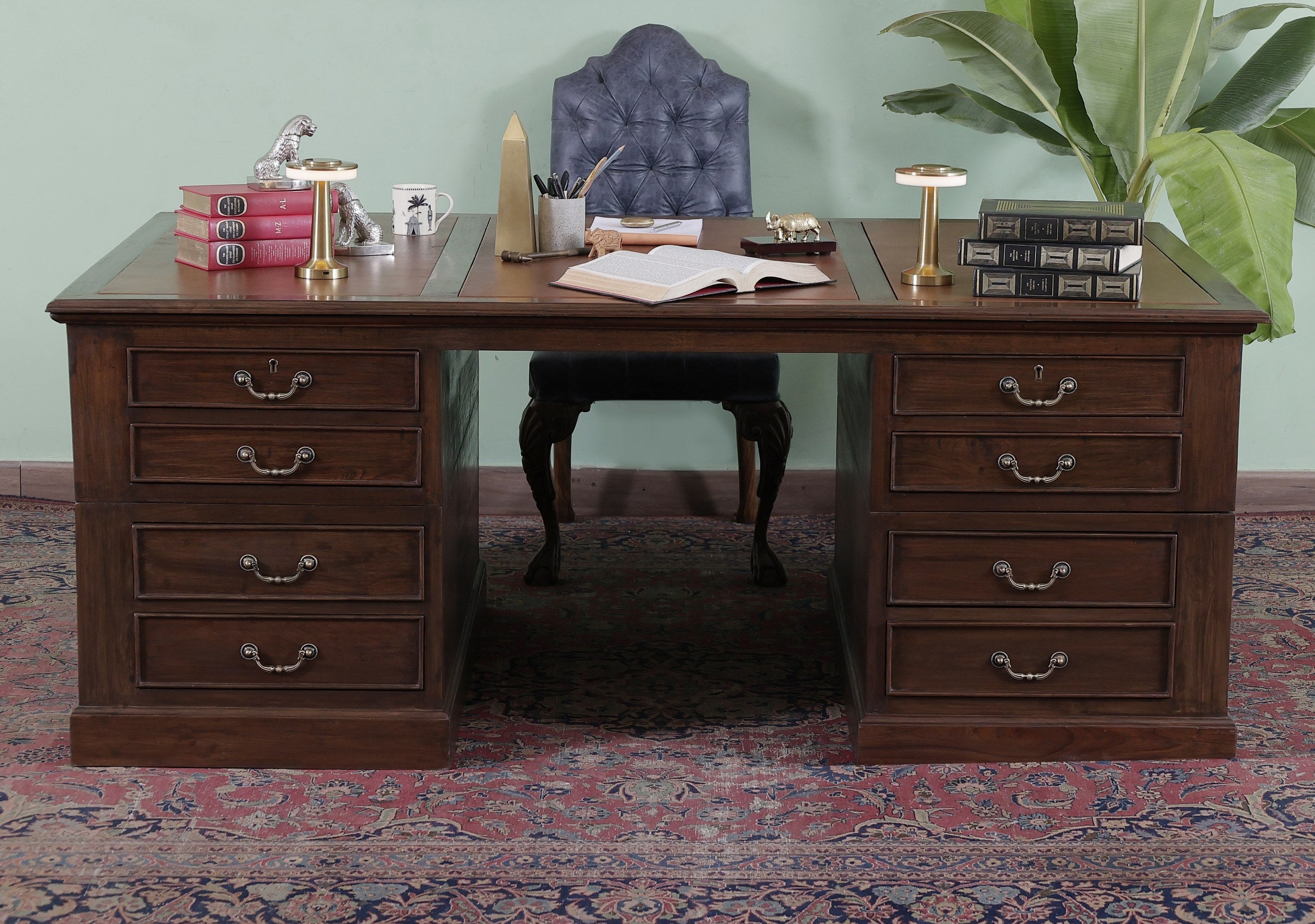 Vidalia Partners Desk