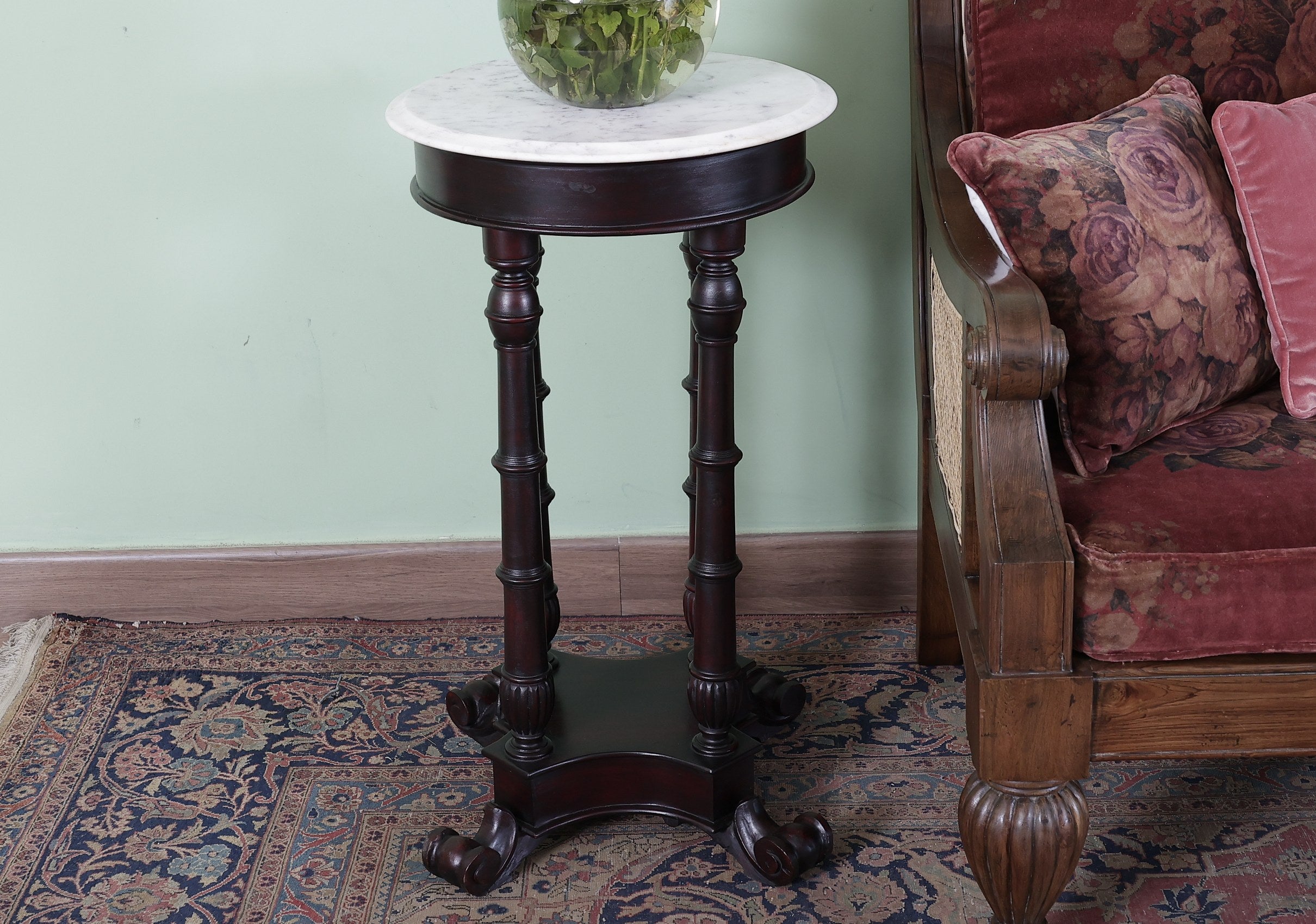 Thynne Table