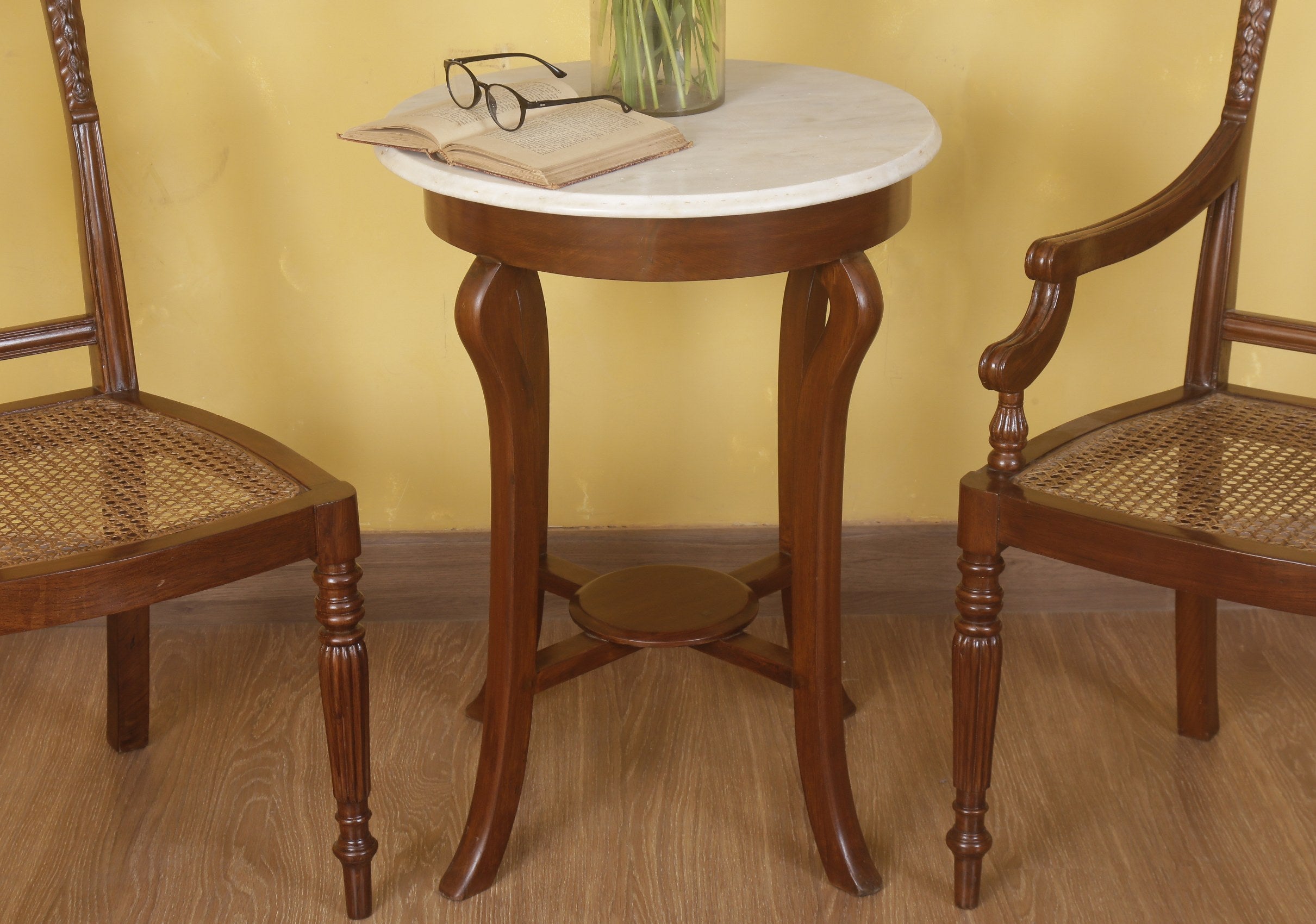 Pitt Table