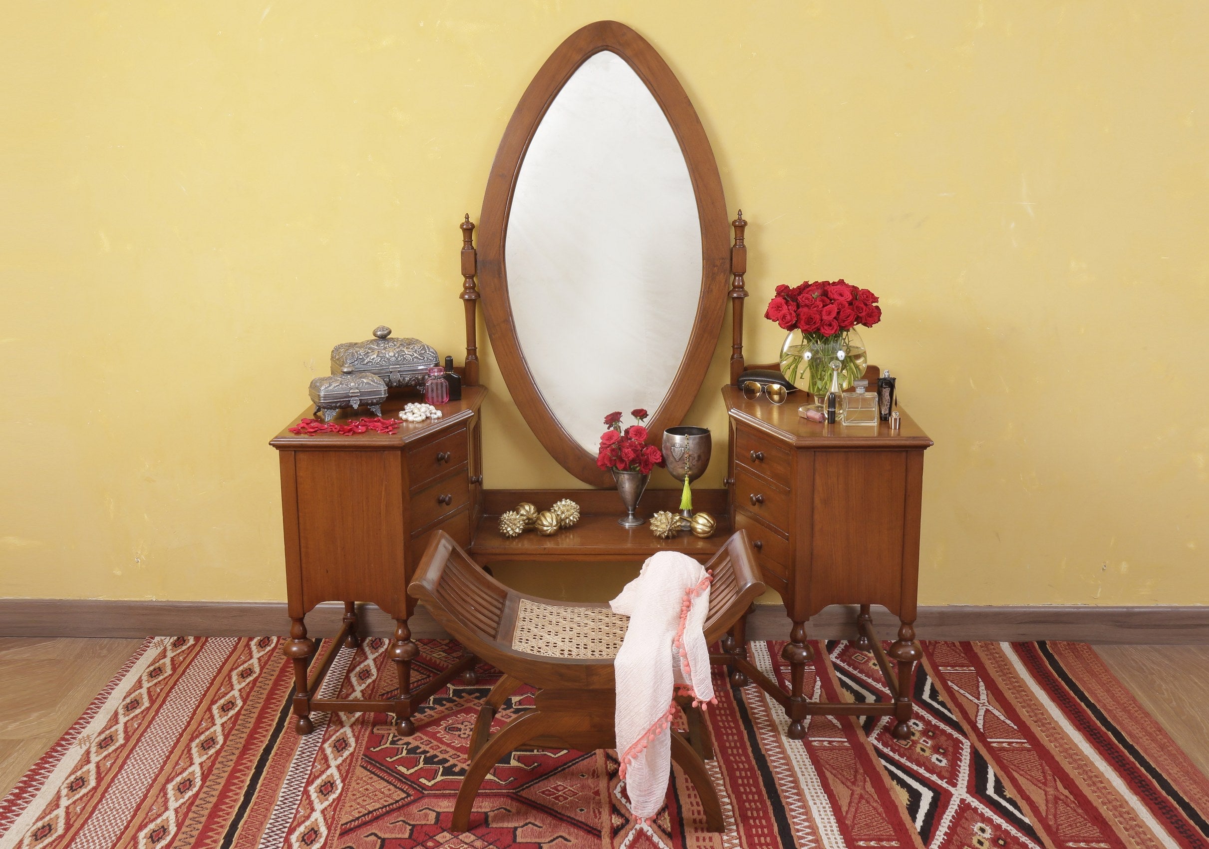 Edinburgh Antique Dressing Table