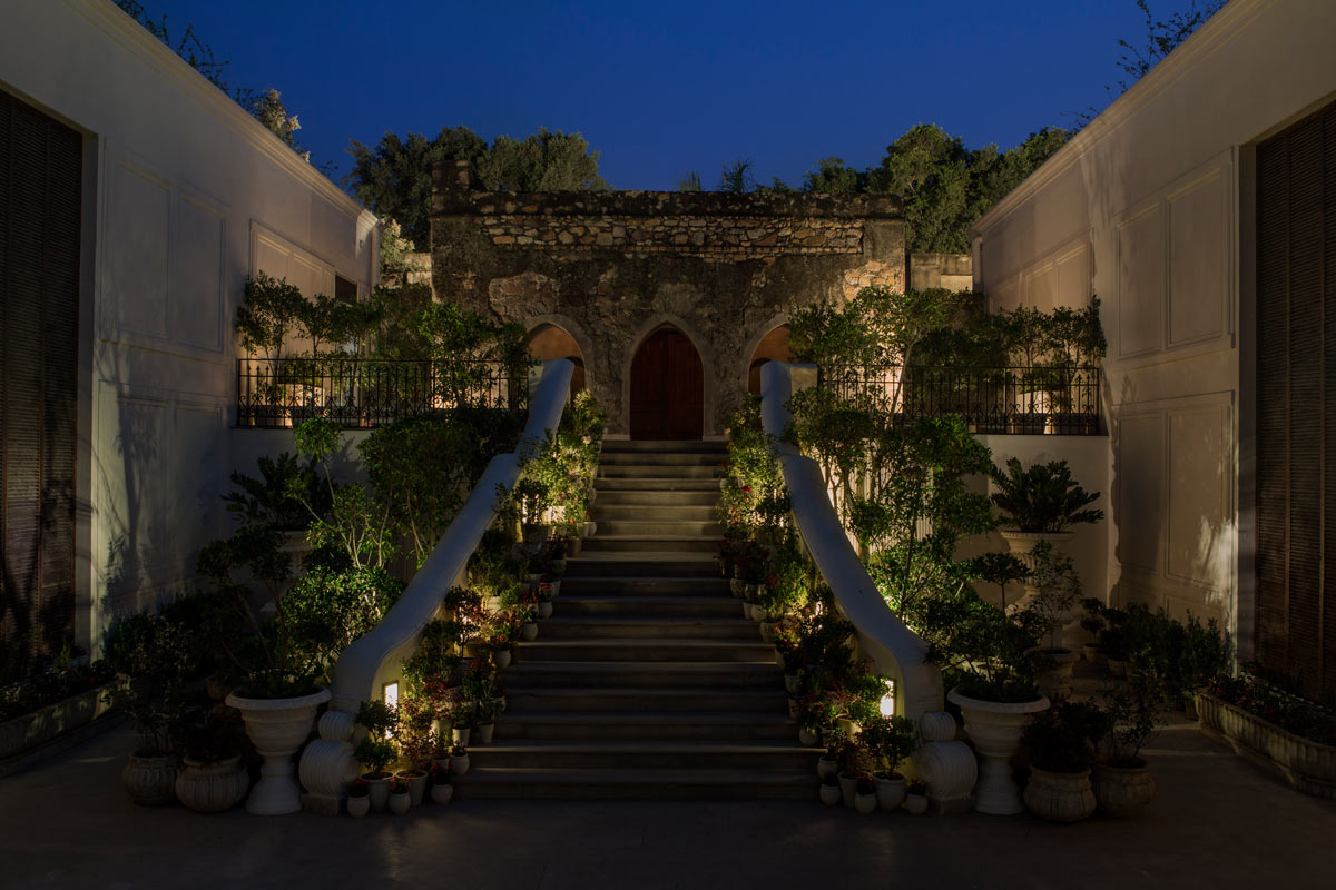 Sabyasachi Flagship Store in Mehrauli, New Delhi Stairs Leads You to Old Colonial Charm