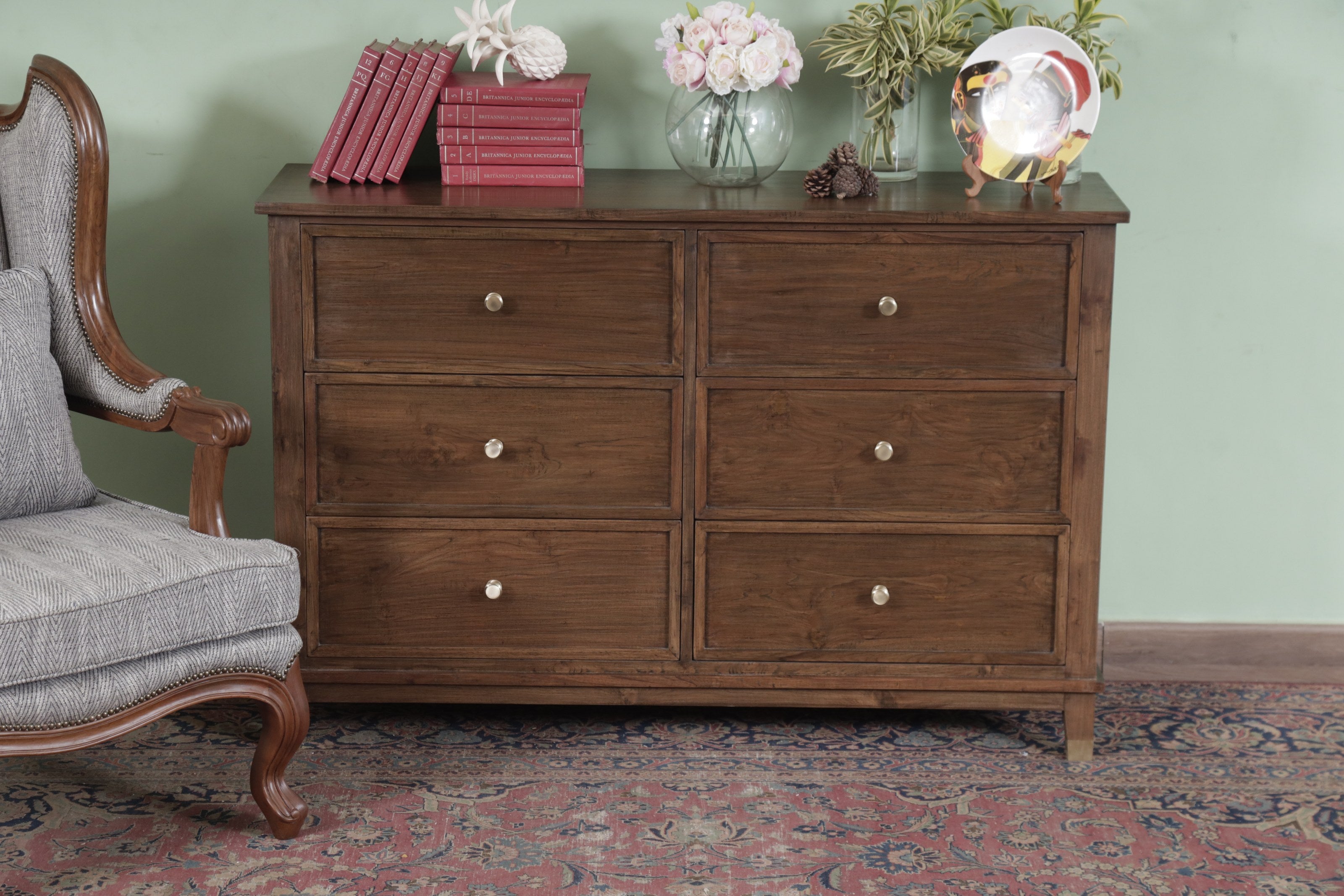 Nisbet Chest of Drawers